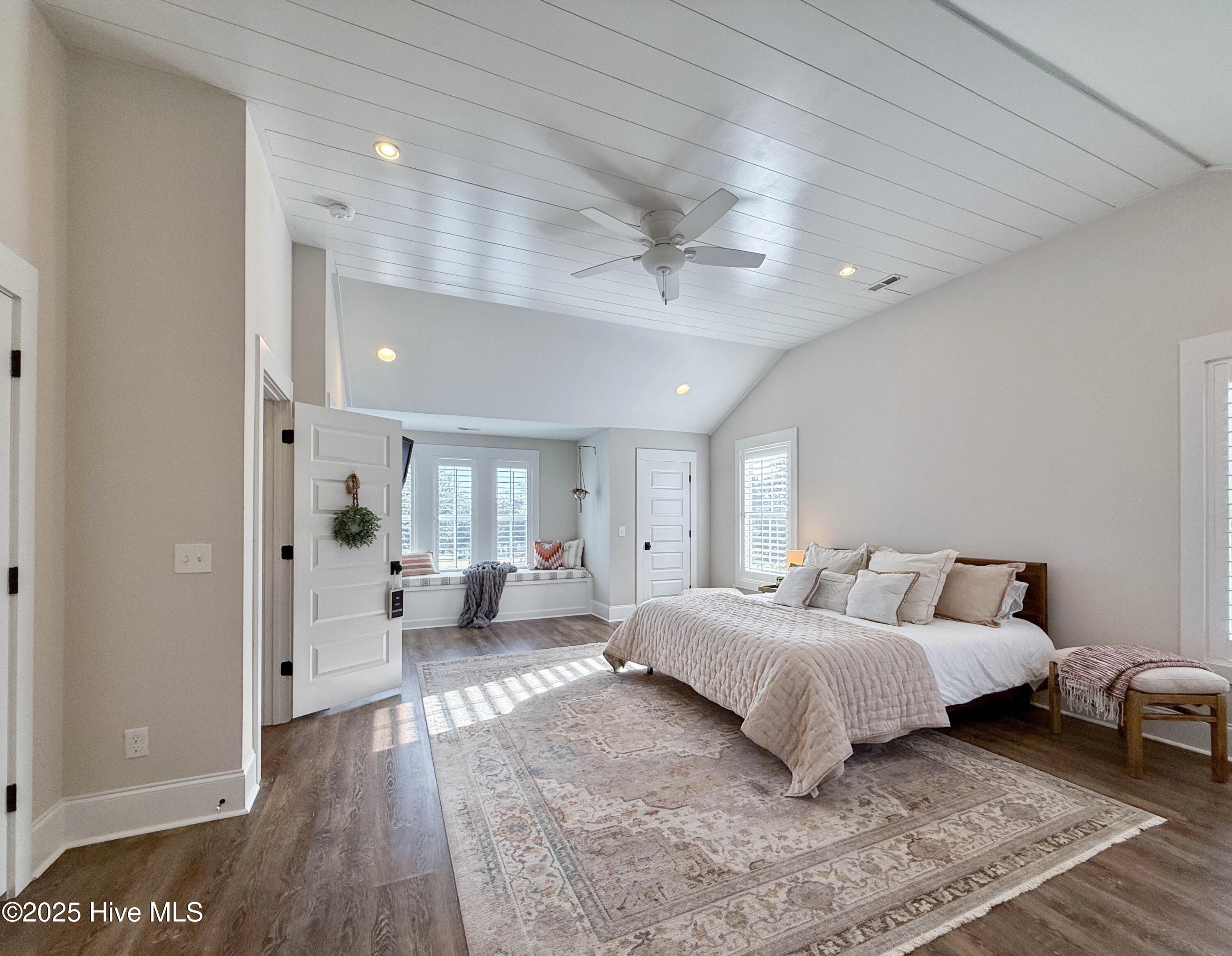 100556308 | Photo 67