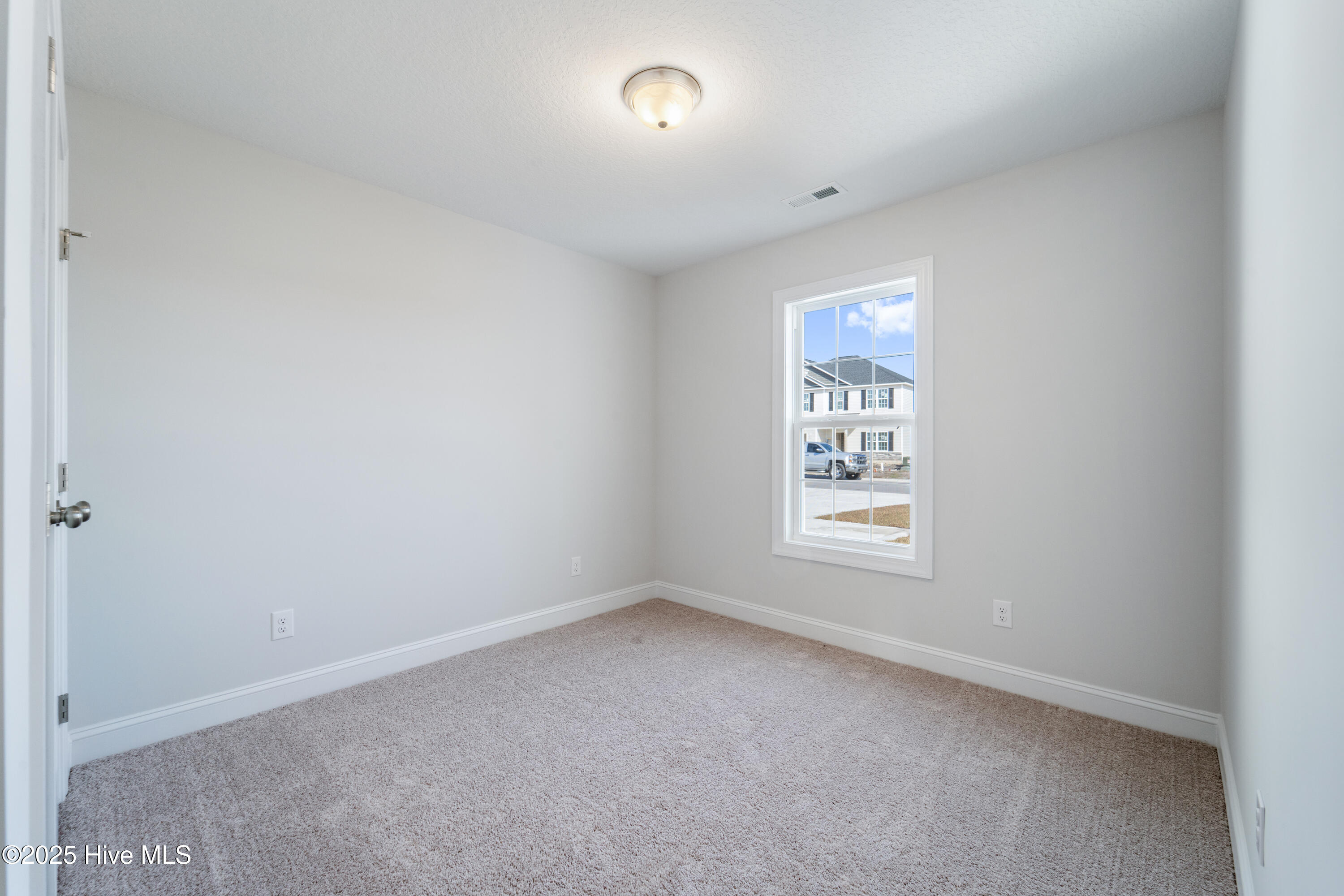 100493464 | Photo 25