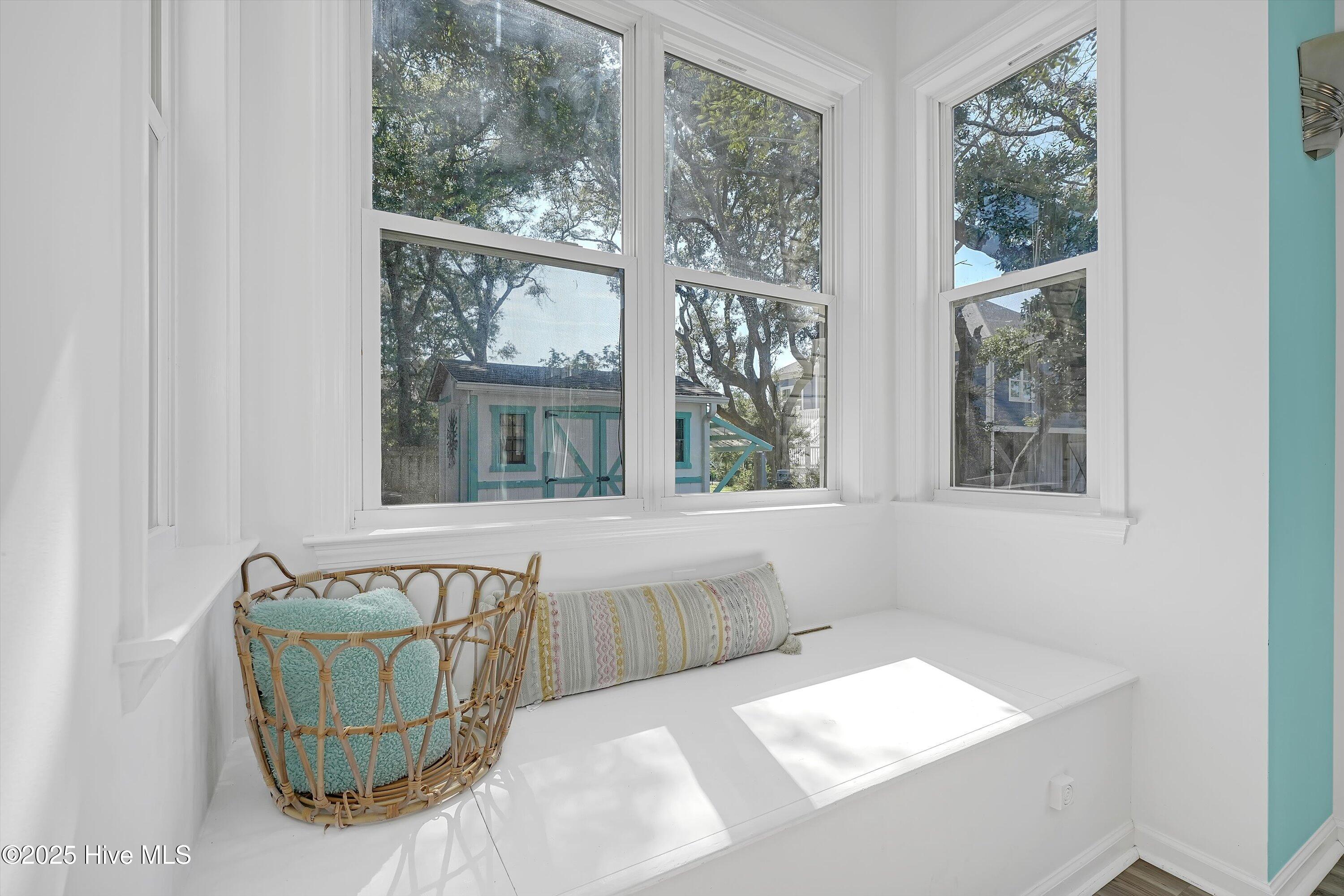 100527837 | Photo 14