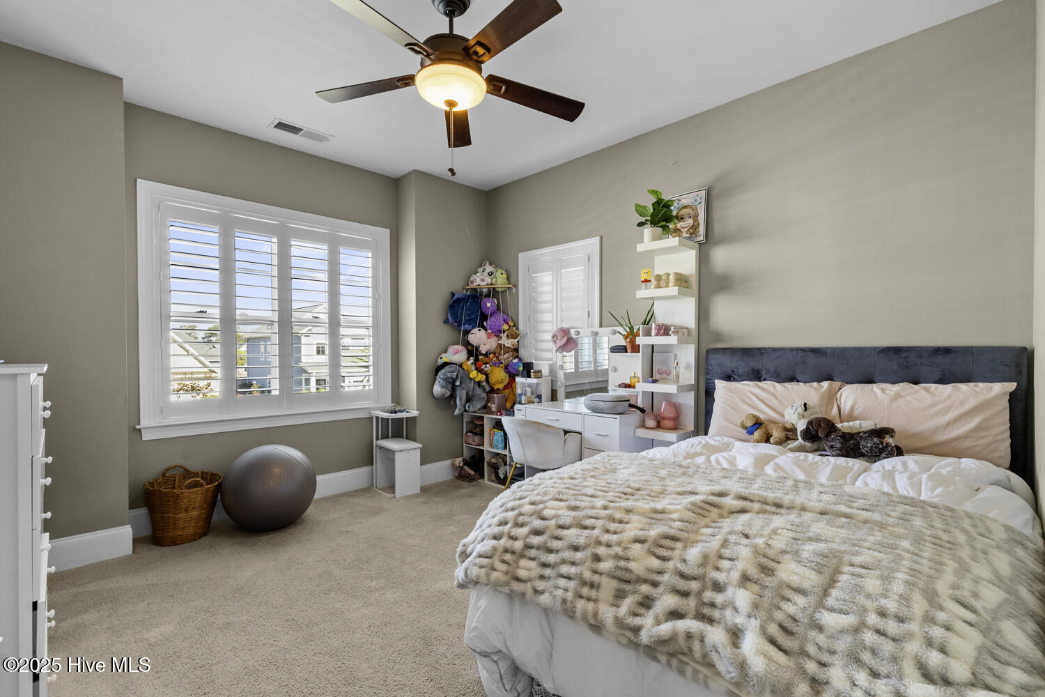 100530635 | Photo 27