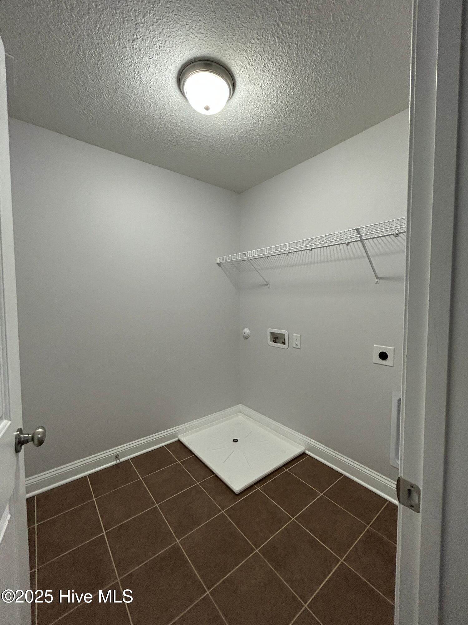 100528484 | Photo 23