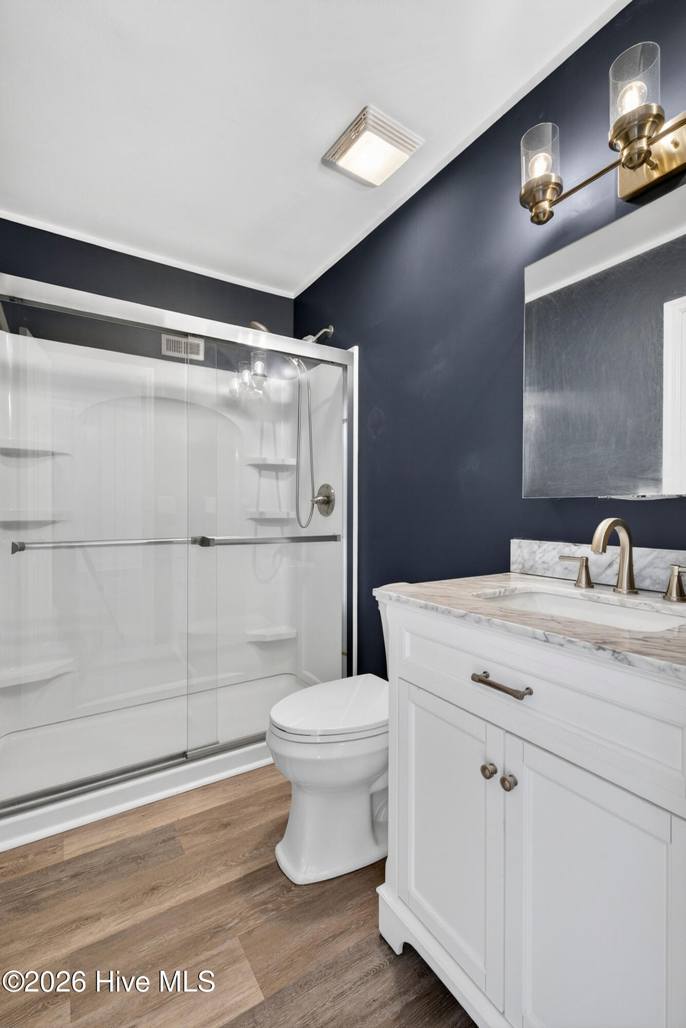 100550883 | Photo 17