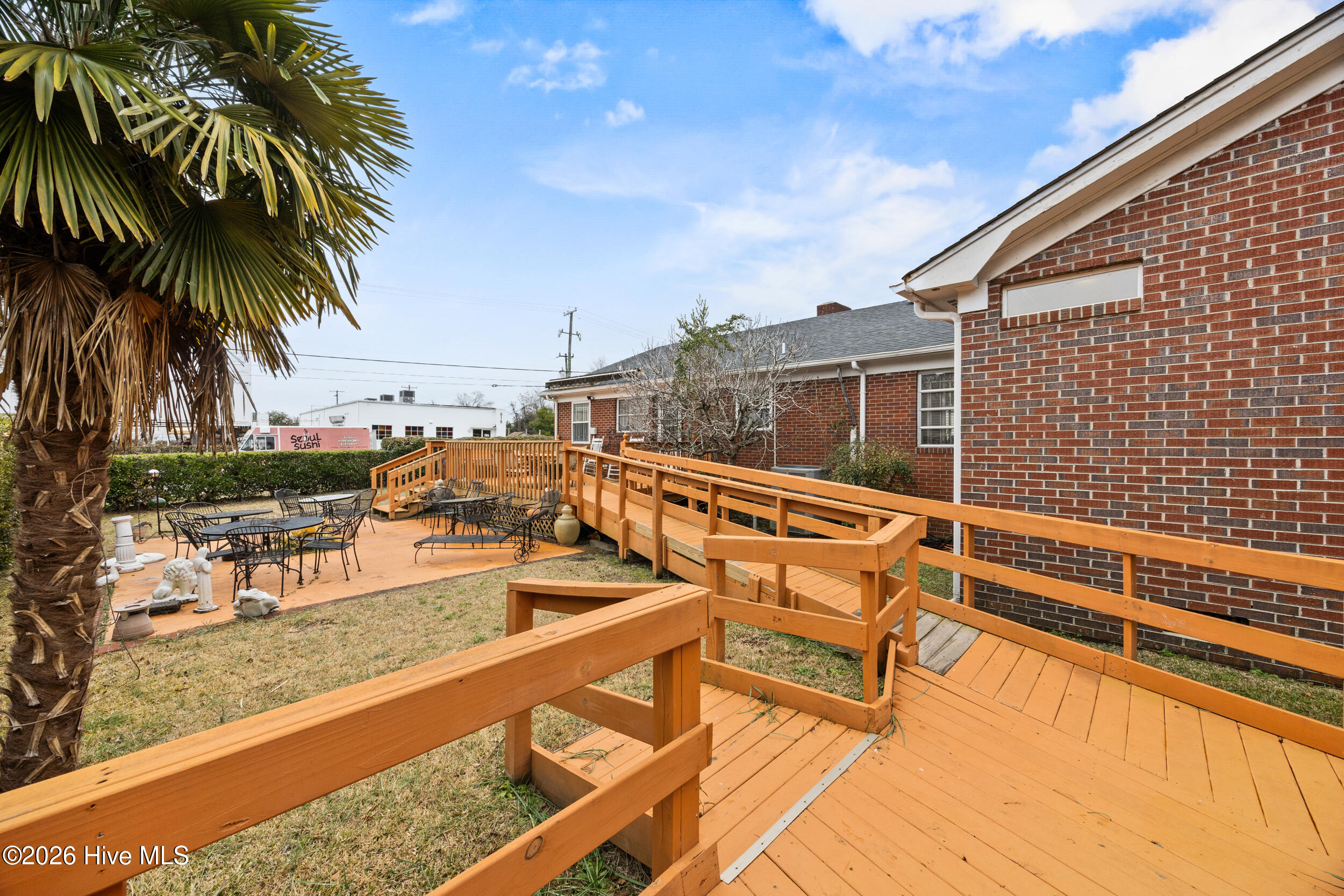 100554132 | Photo 36