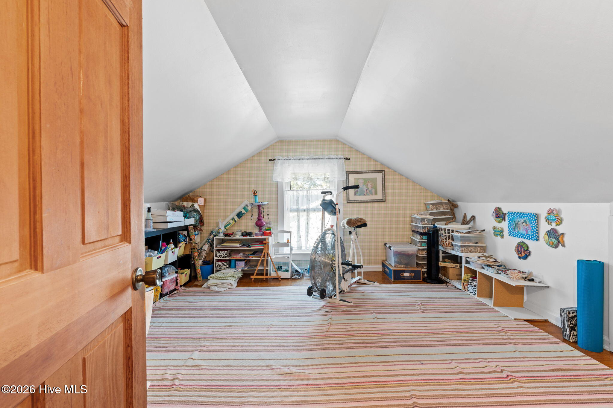 100562668 | Photo 28