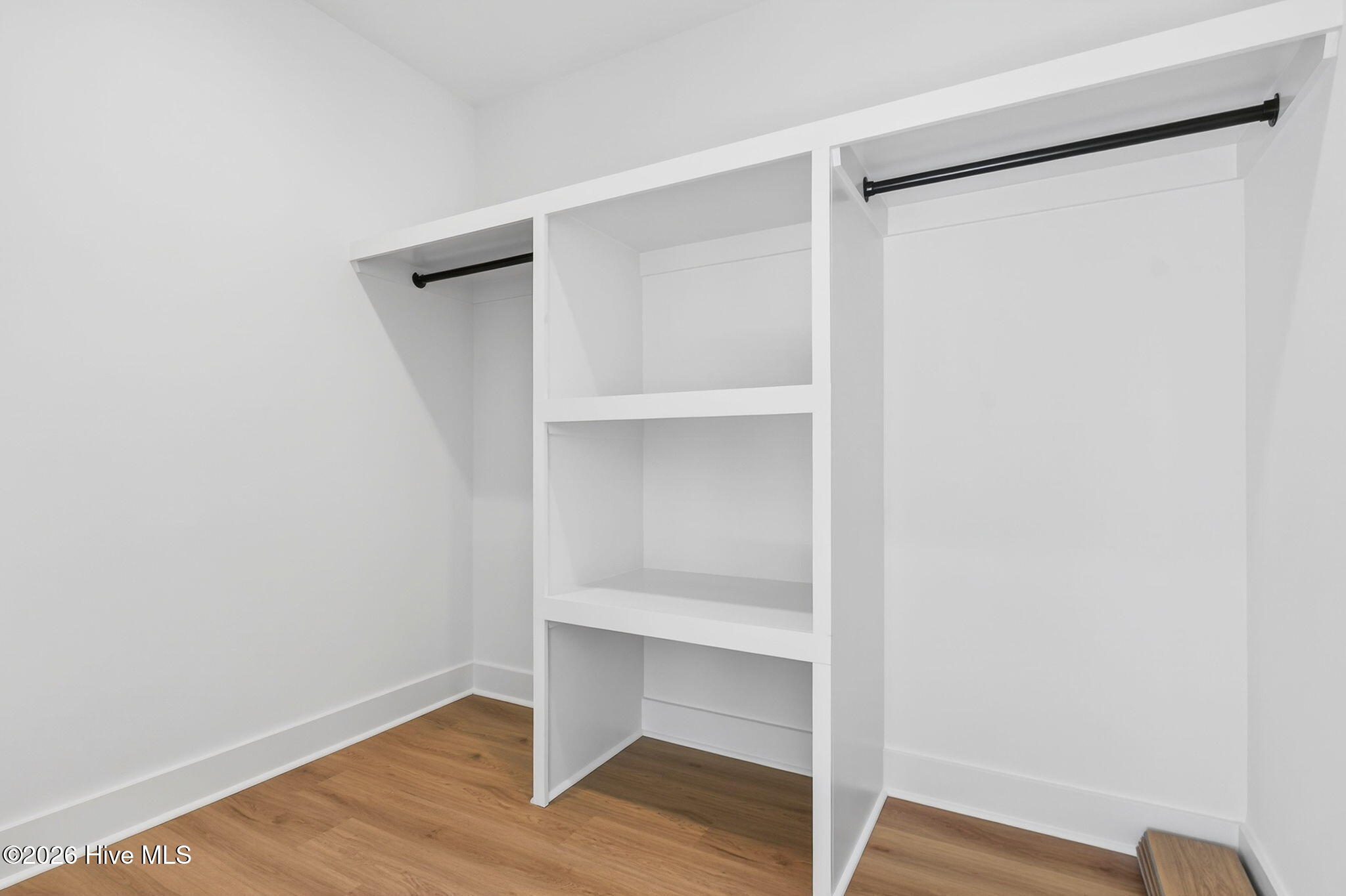 100559377 | Photo 23