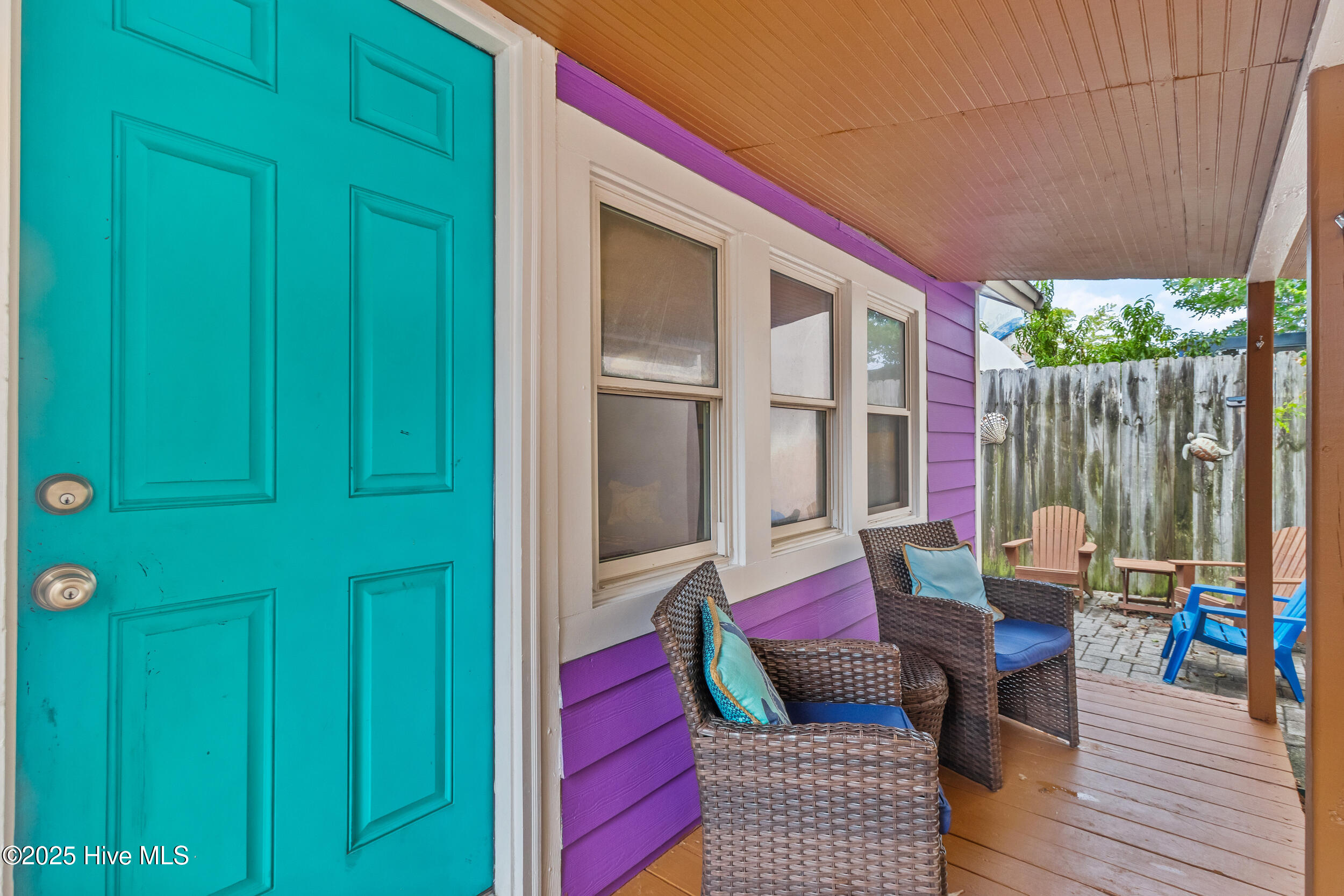 100524845 | Photo 29