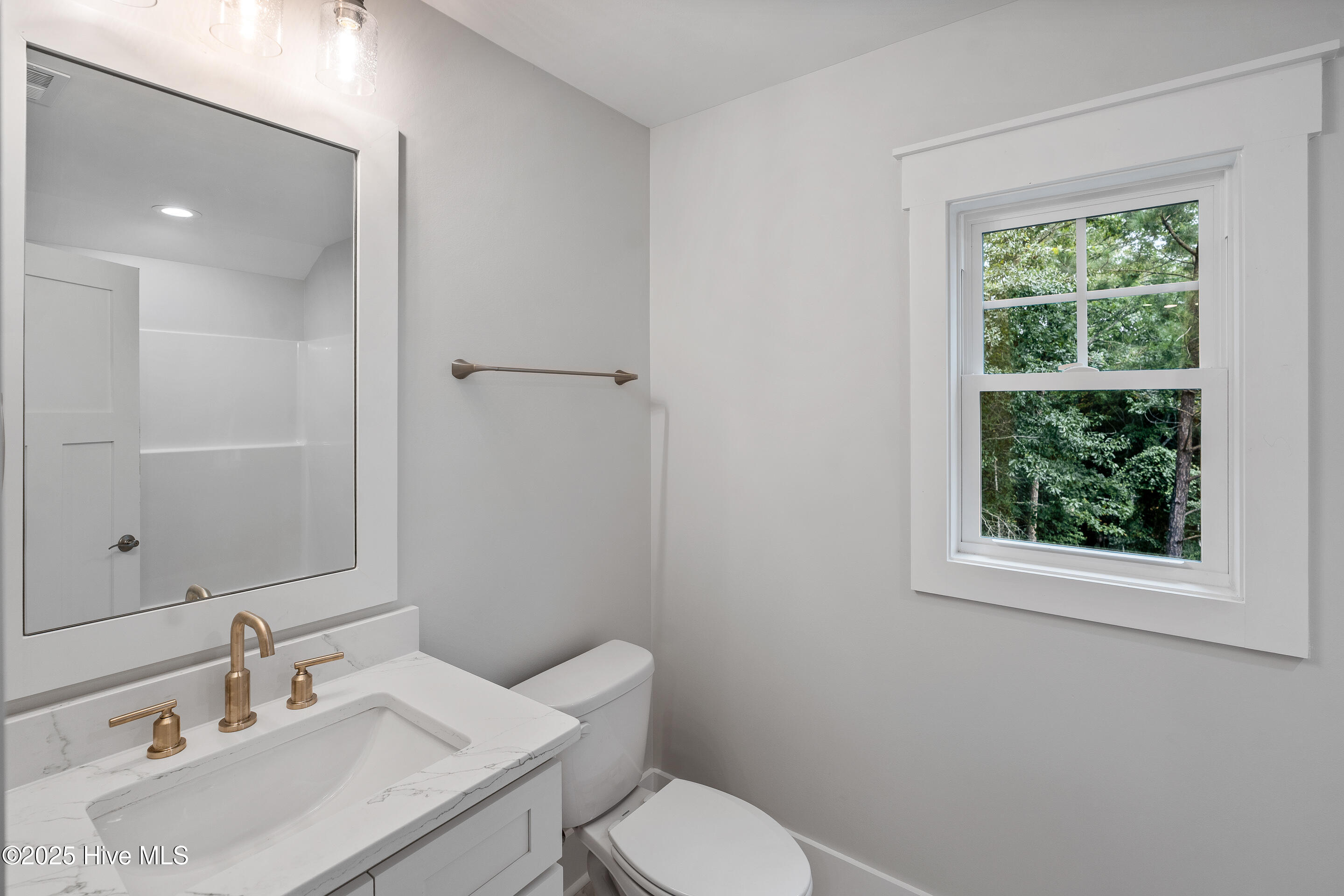 100515722 | Photo 34