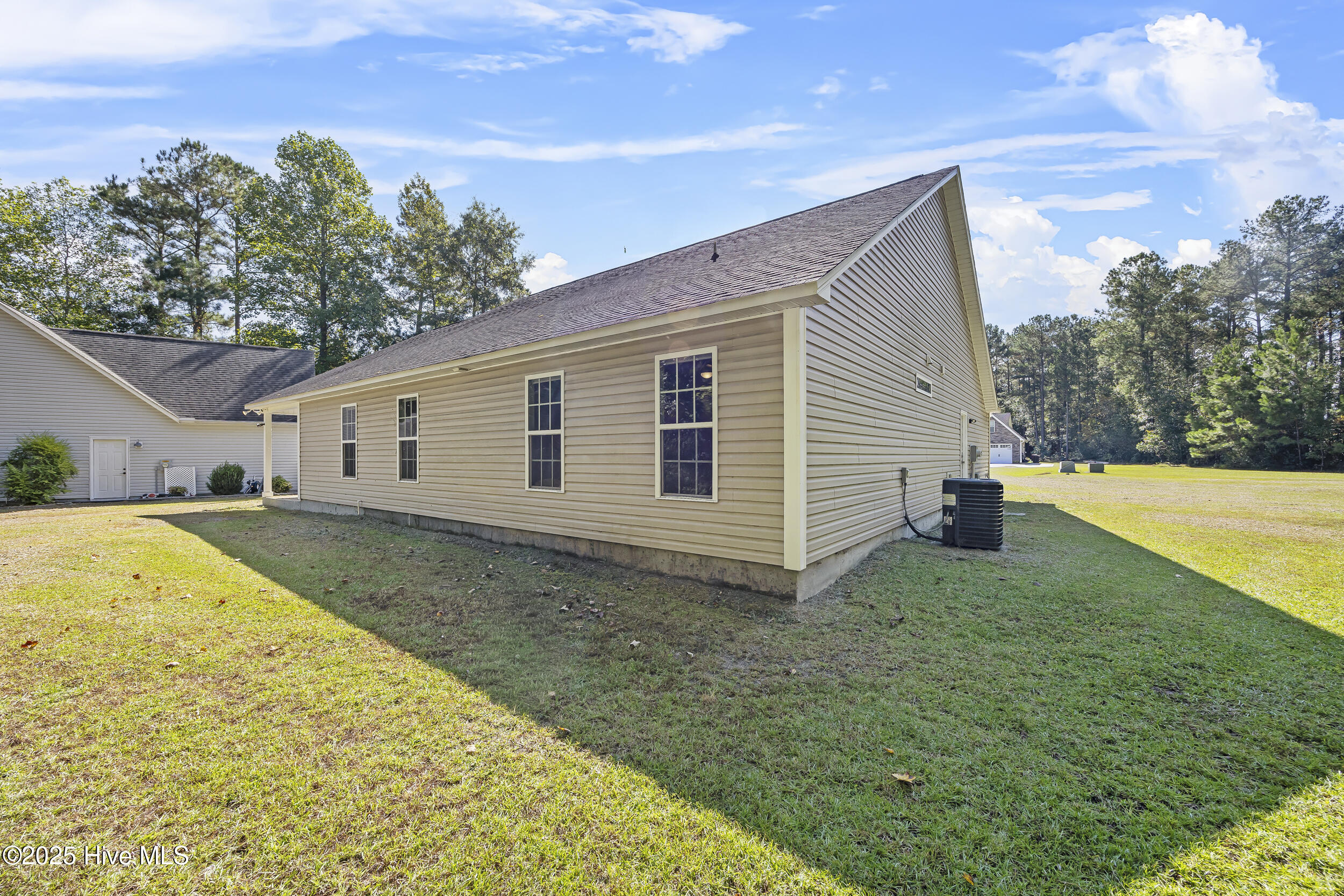 100533405 | Photo 39