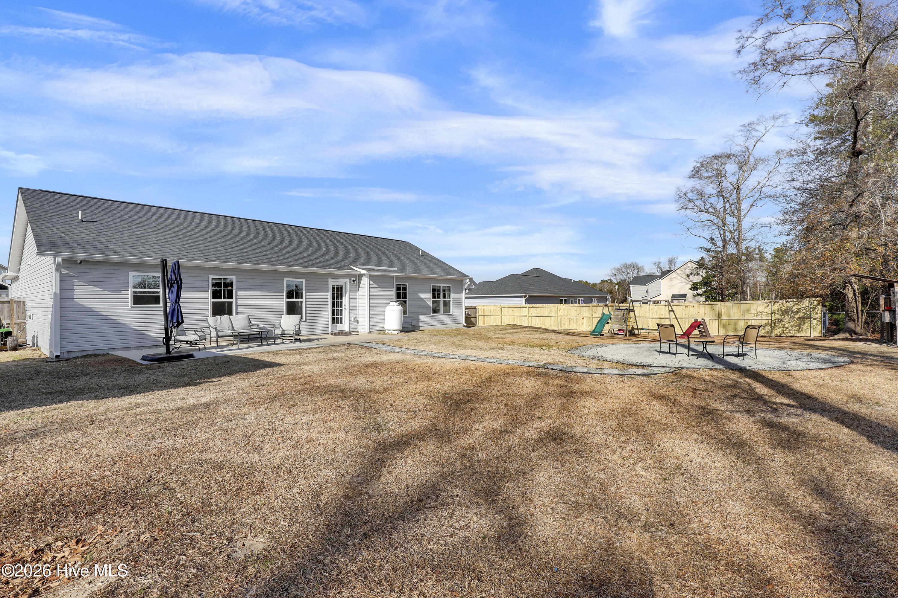 100547660 | Photo 25