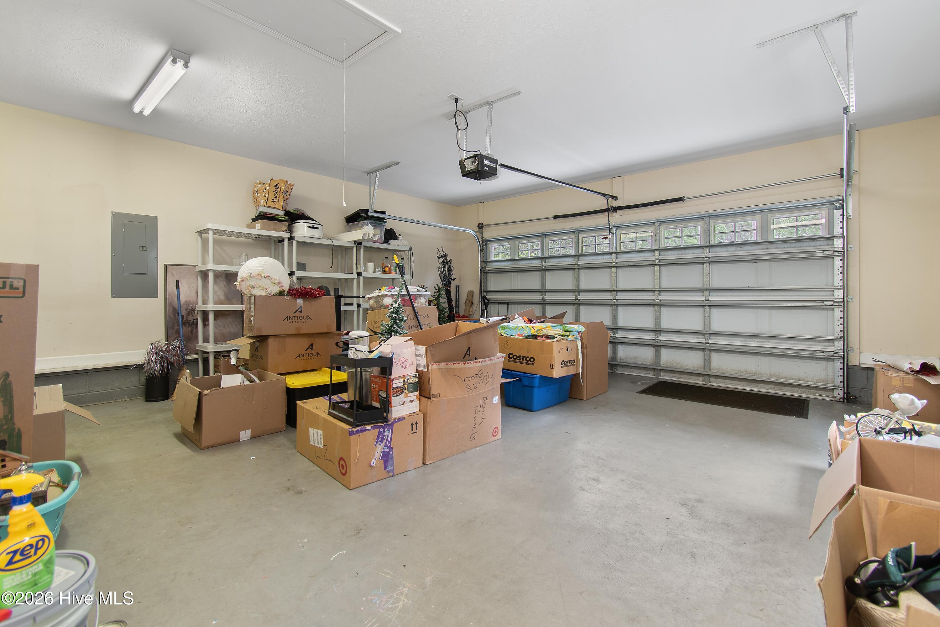 100570075 | Photo 37