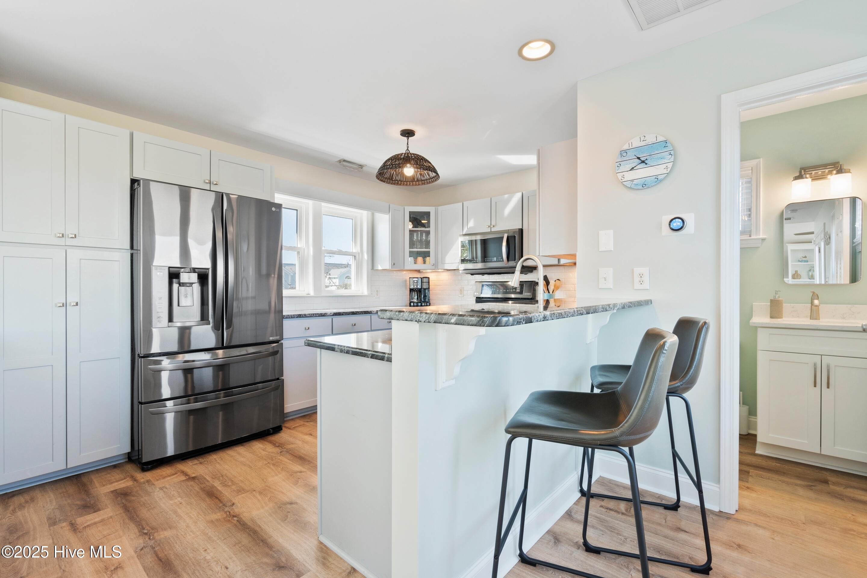 100536770 | Photo 17