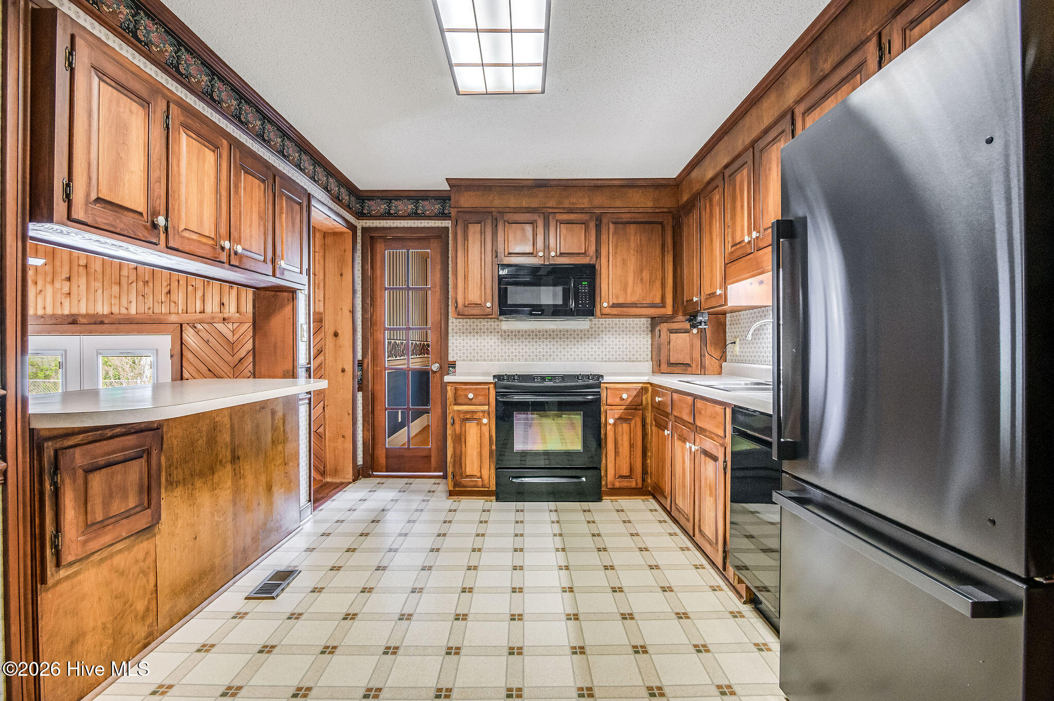 100565785 | Photo 16