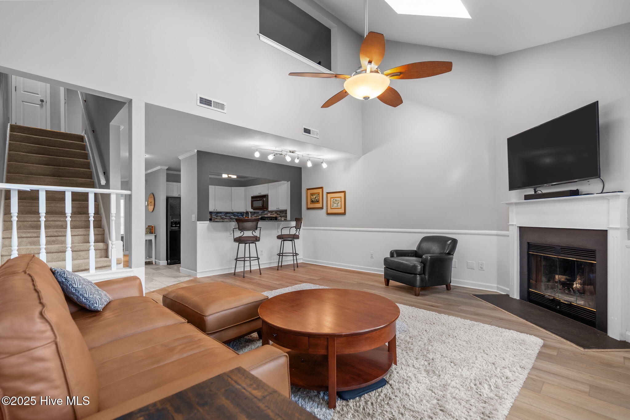 100546041 | Photo 12