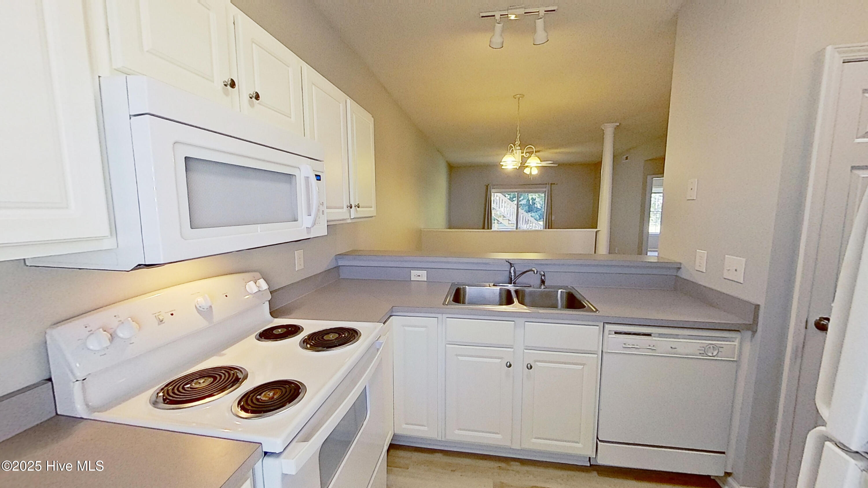 4613 Mcclelland Drive UNIT F-104, Wilmington, NC, 28405