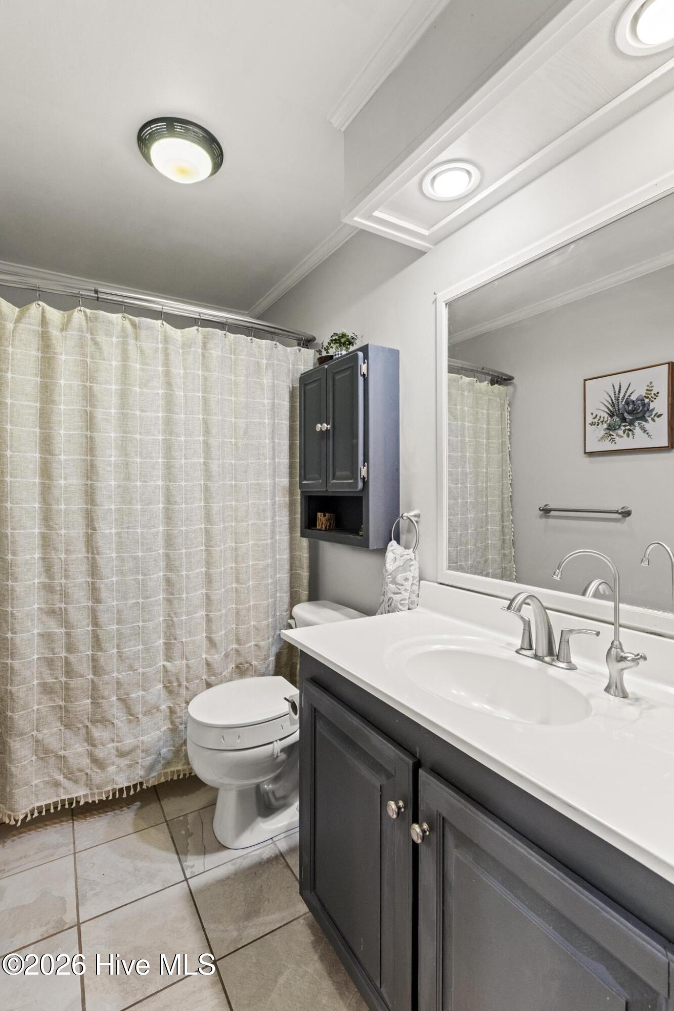 100569223 | Photo 36