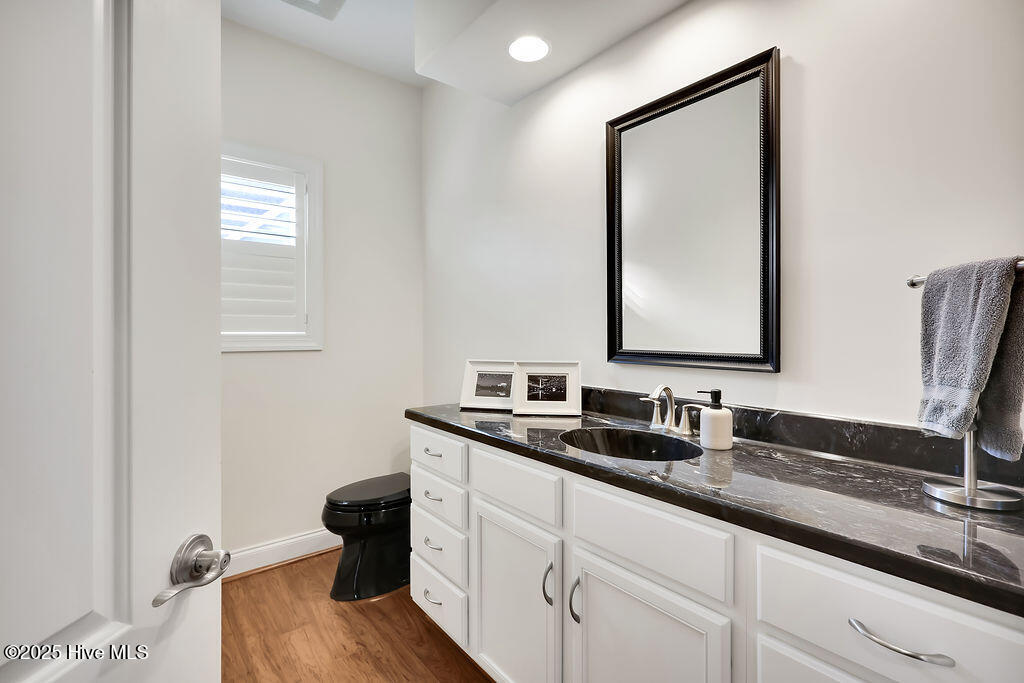 100544404 | Photo 18