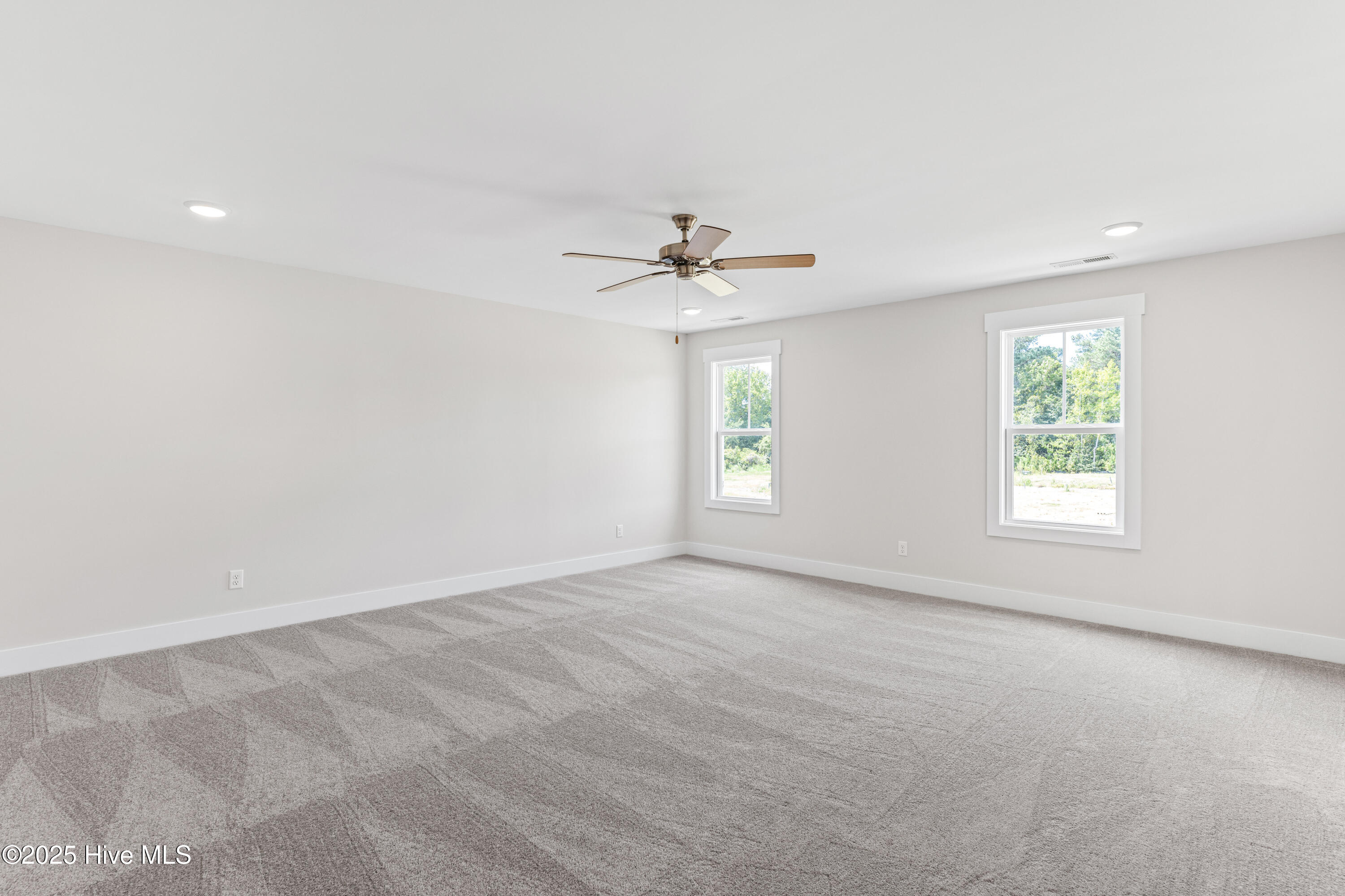 100528893 | Photo 11