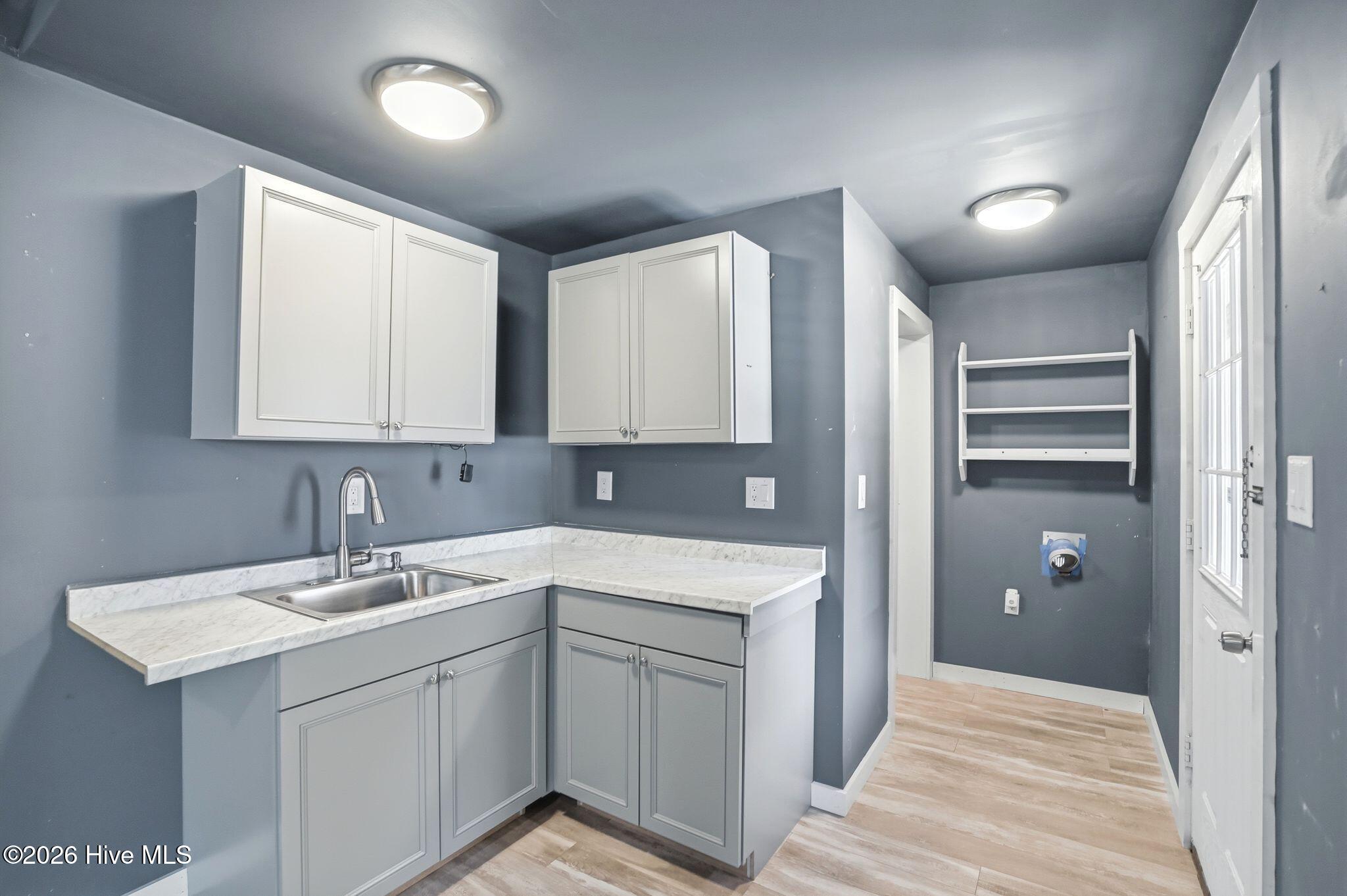 100570161 | Photo 39