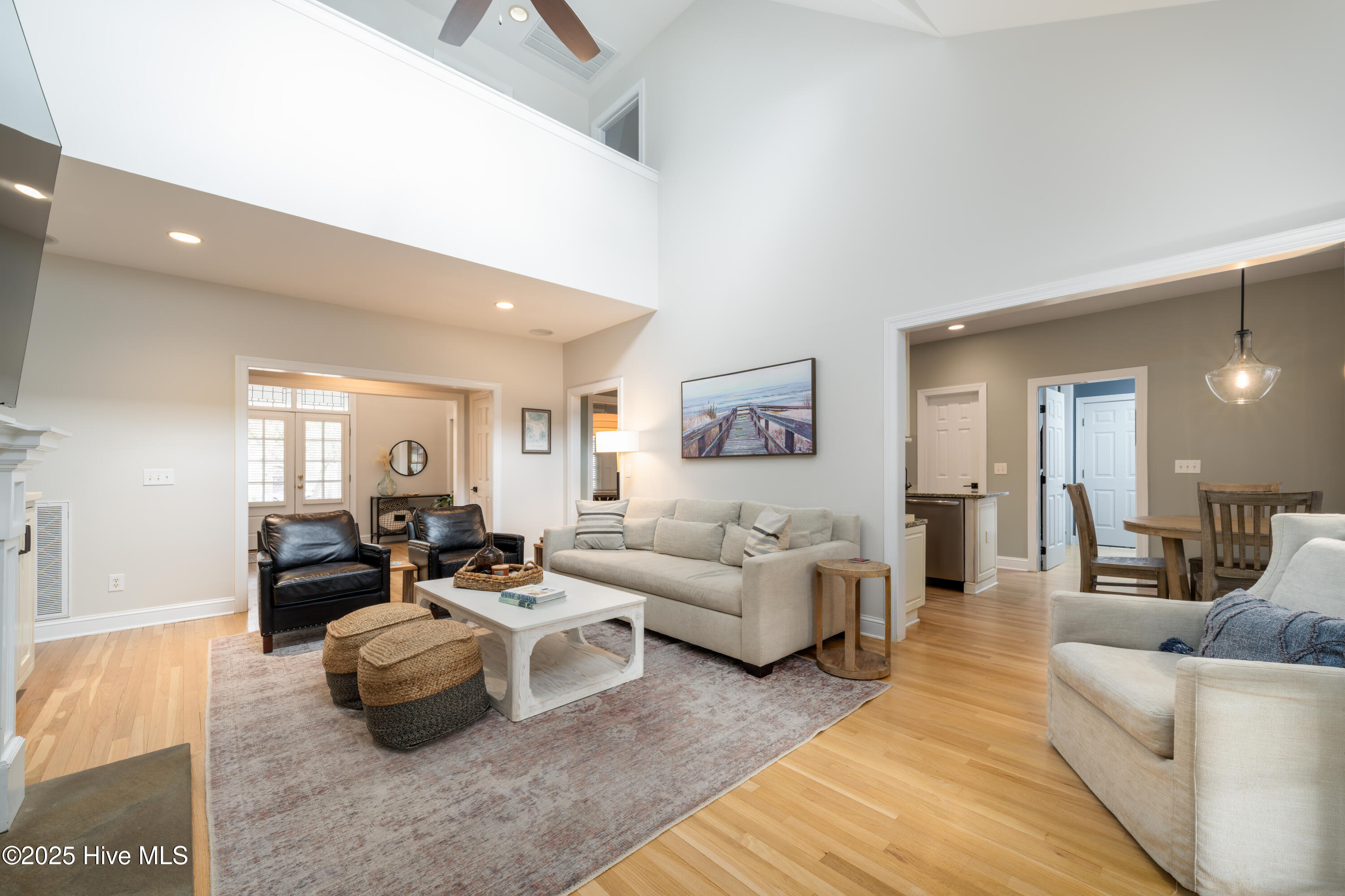 100544767 | Photo 17