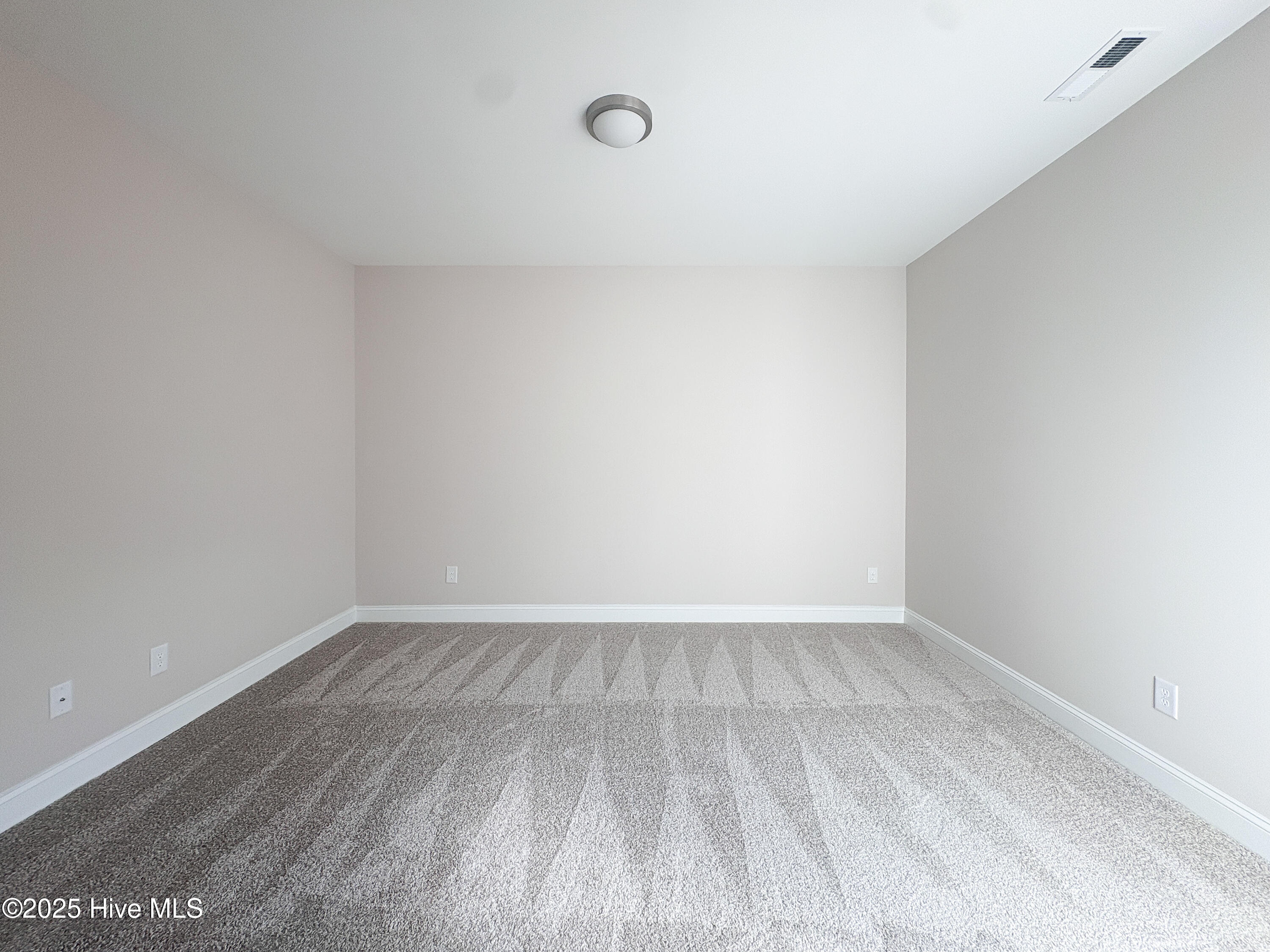 100544649 | Photo 15