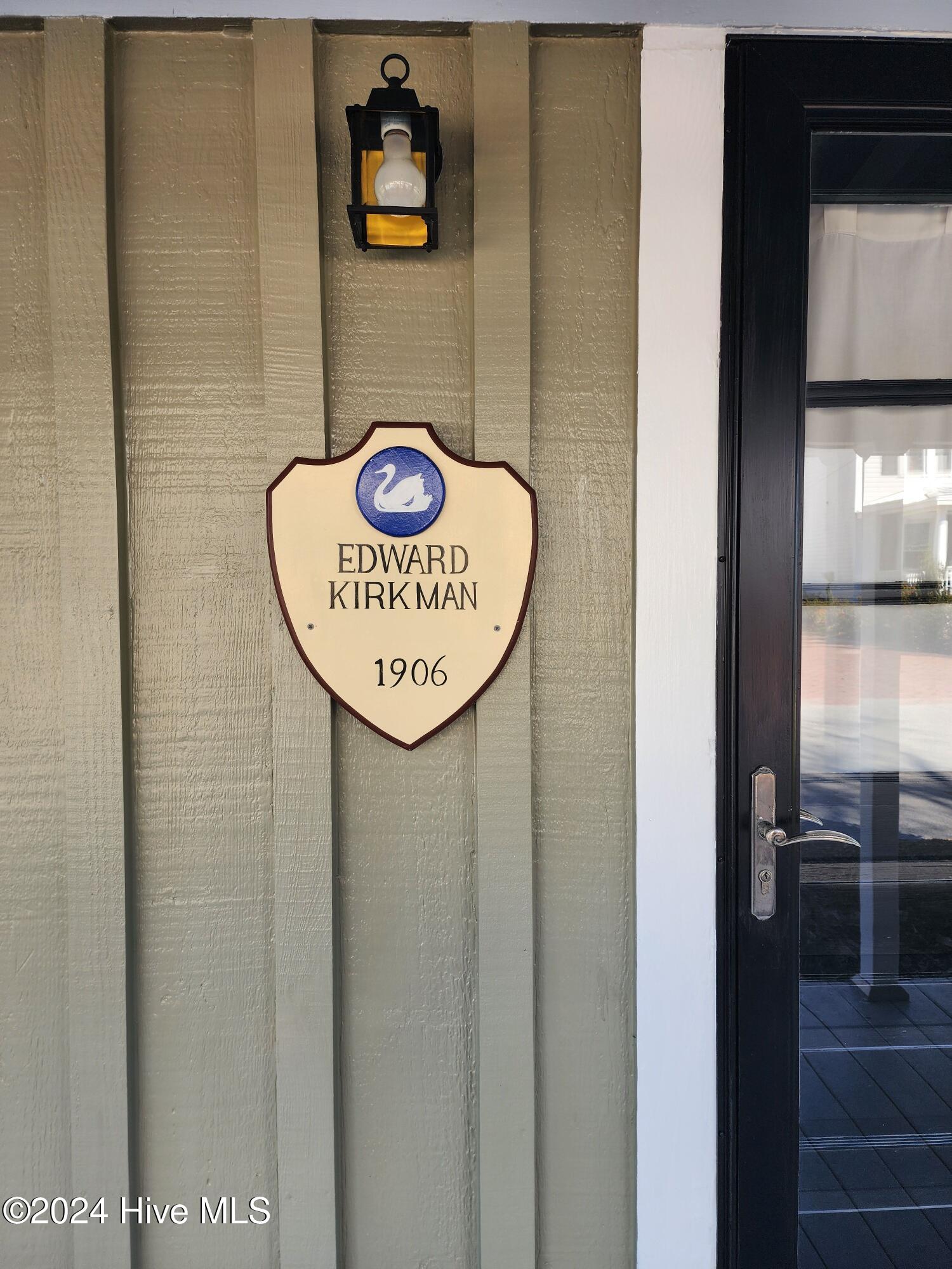 100570380 | Photo 32