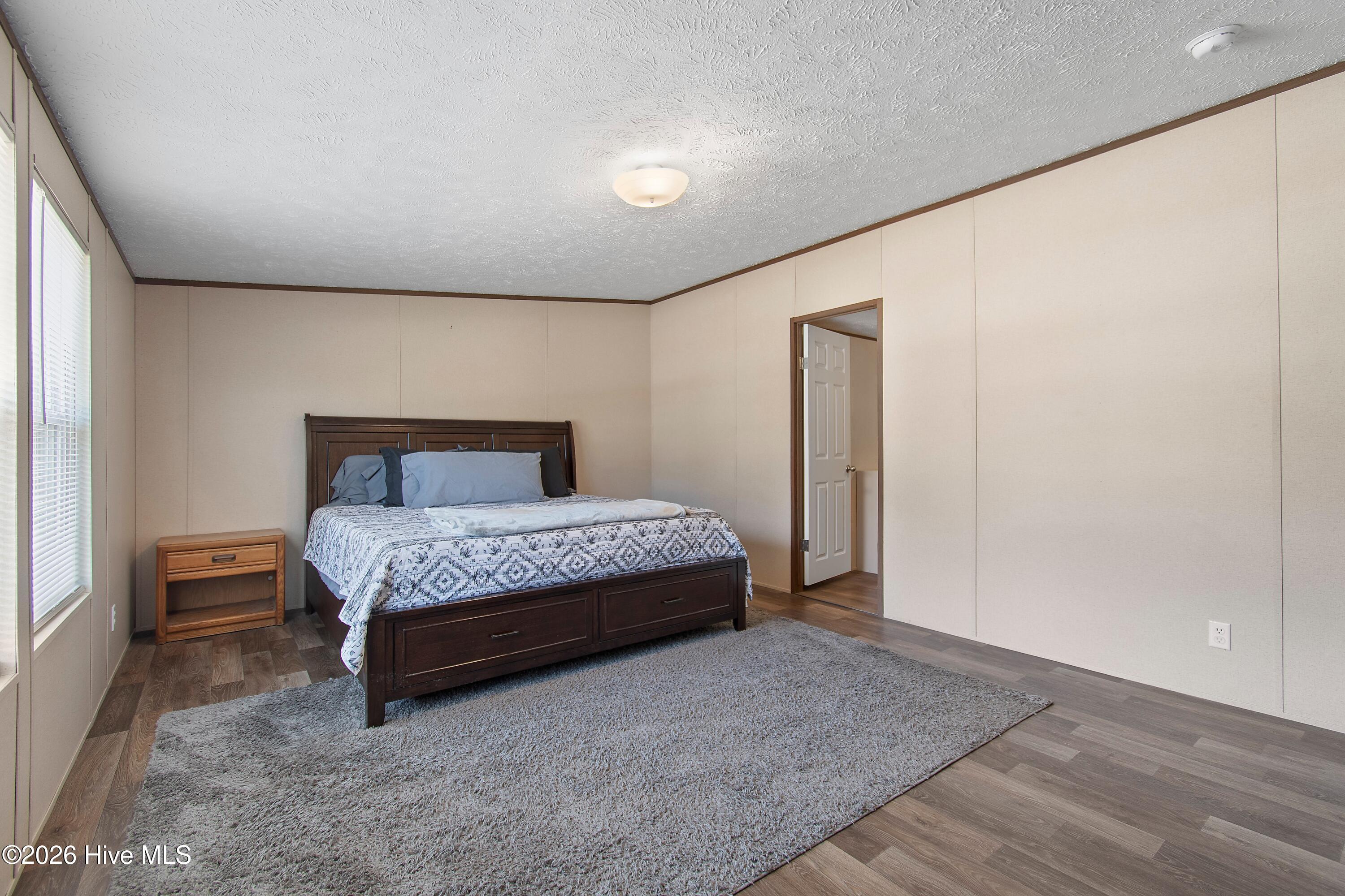 100563452 | Photo 24