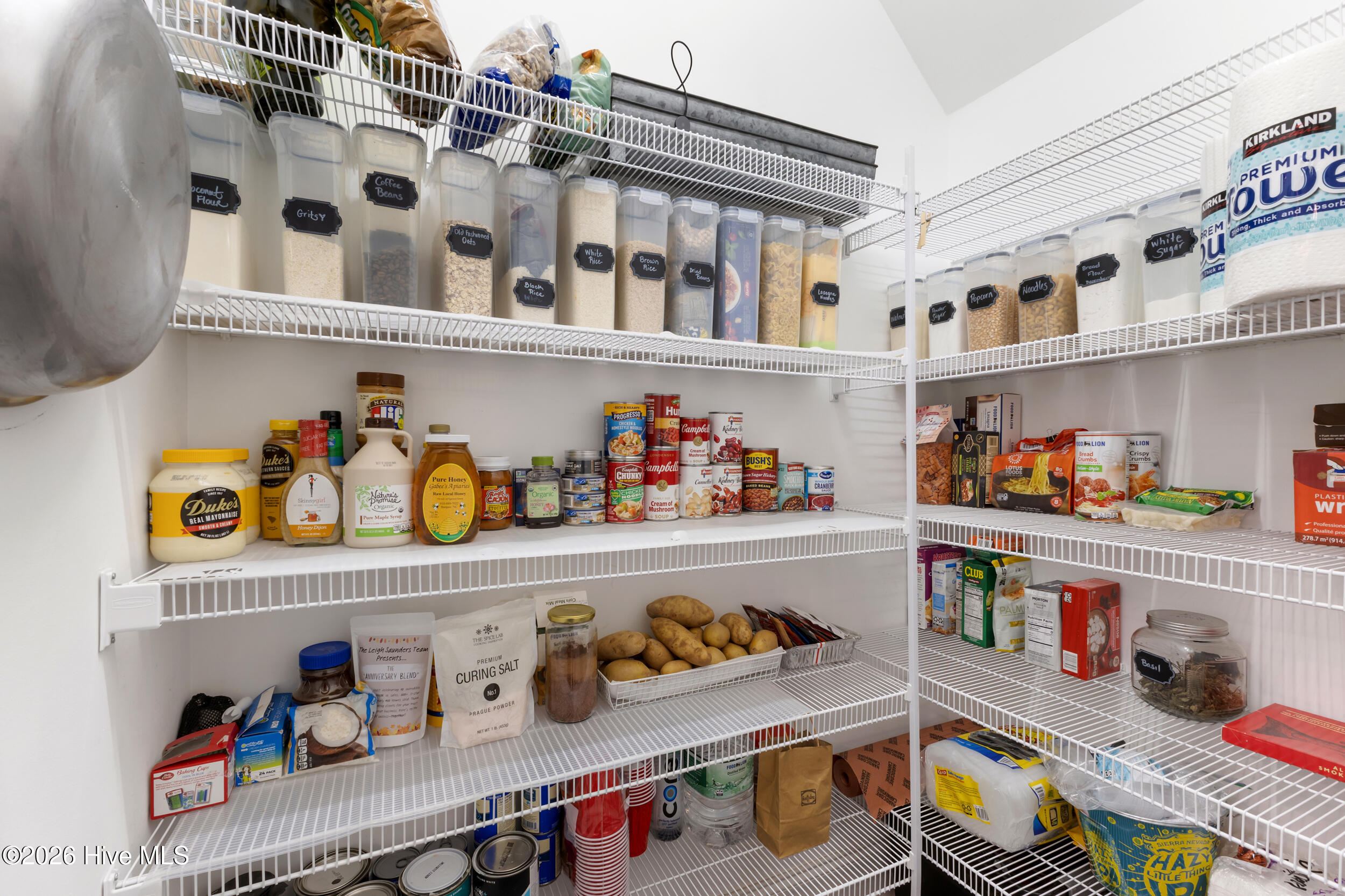 100554071 | Photo 36