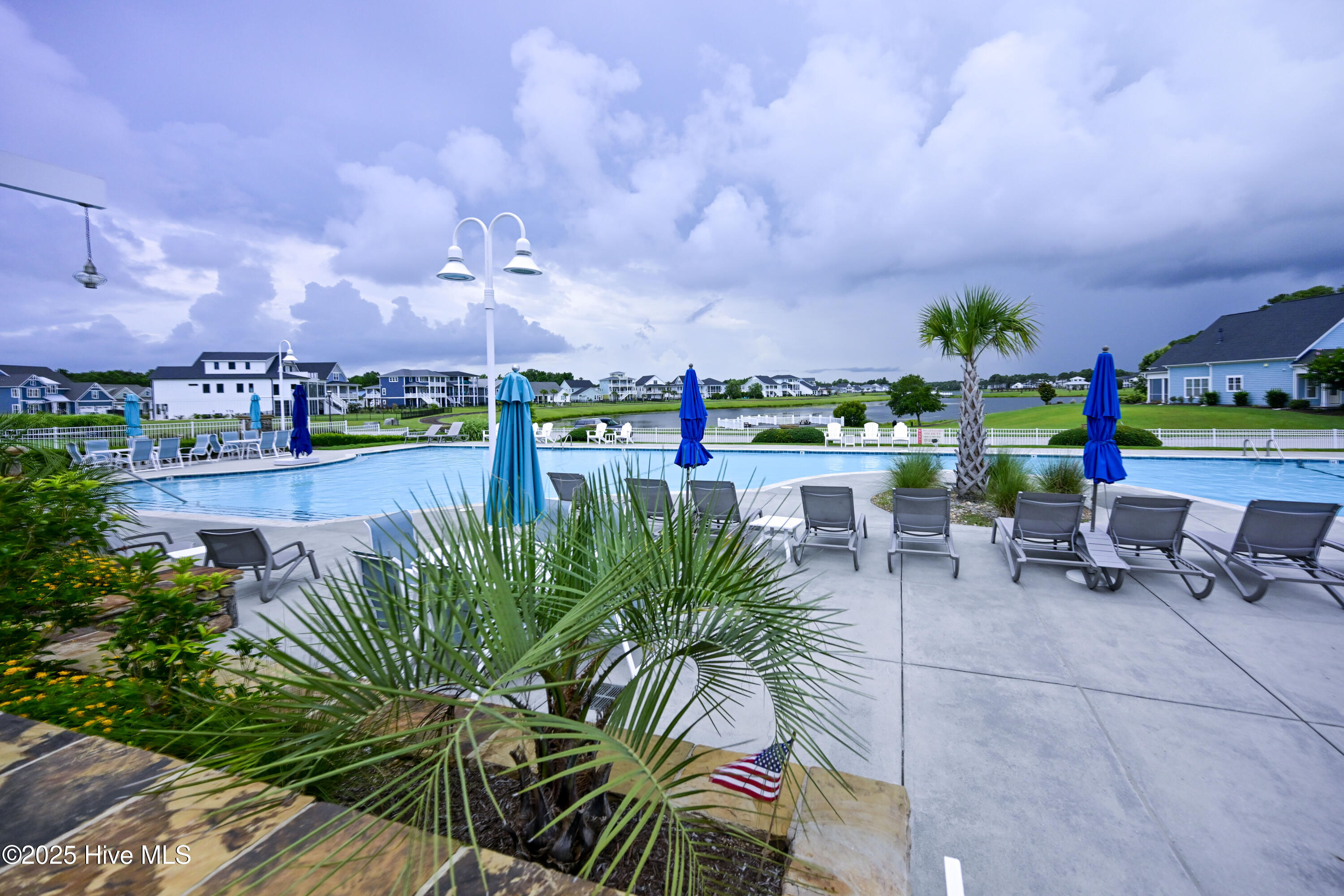 100523770 | Photo 65