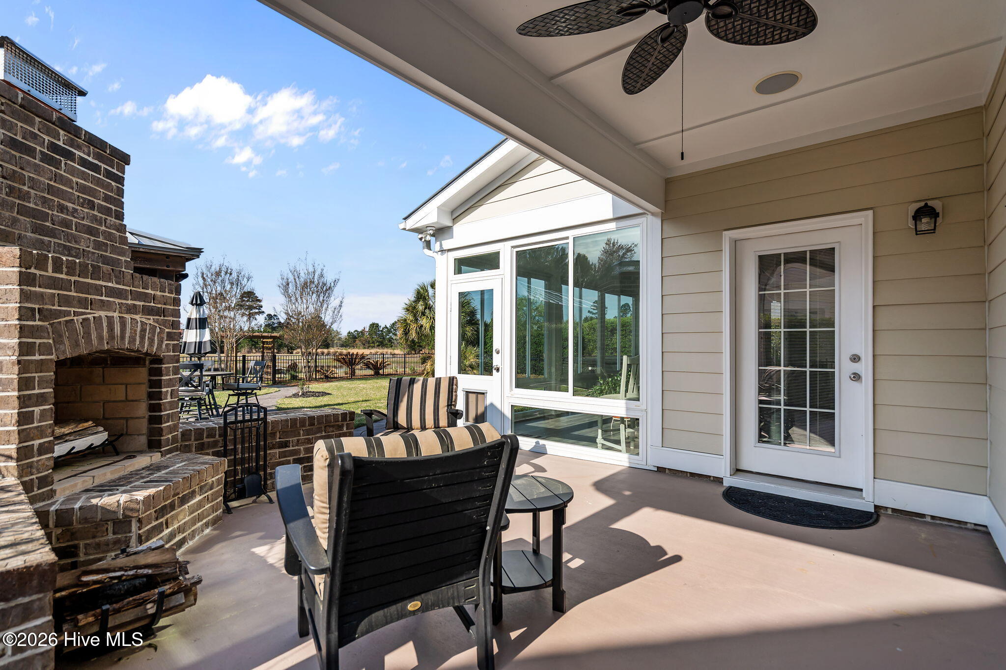 100564215 | Photo 47