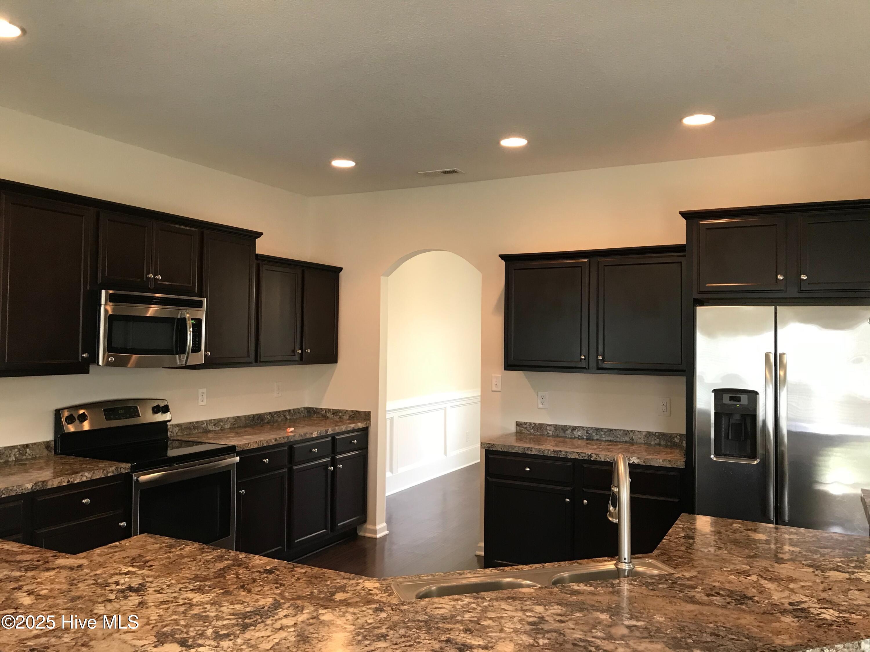 100544459 | Photo 16