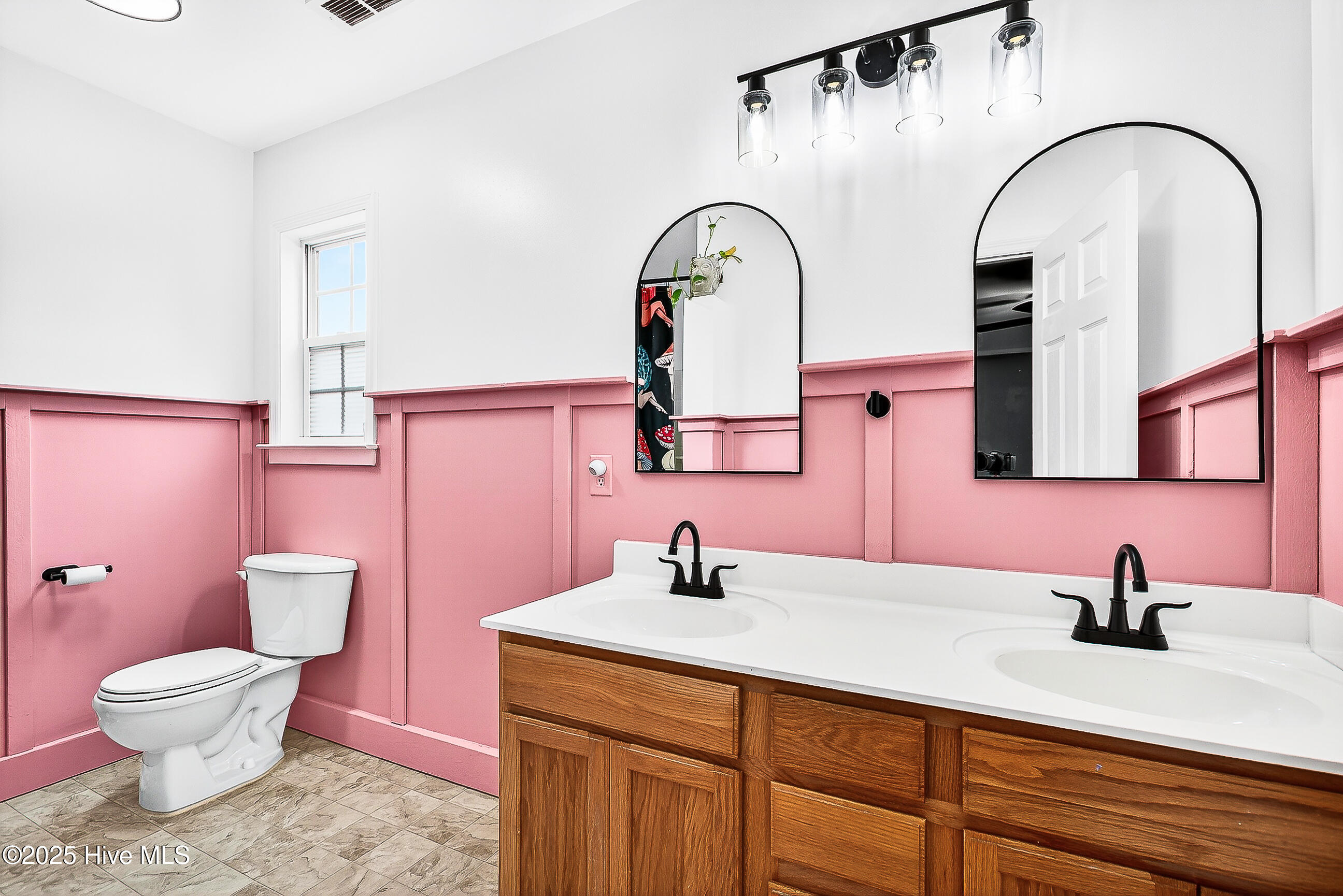 100538786 | Photo 15