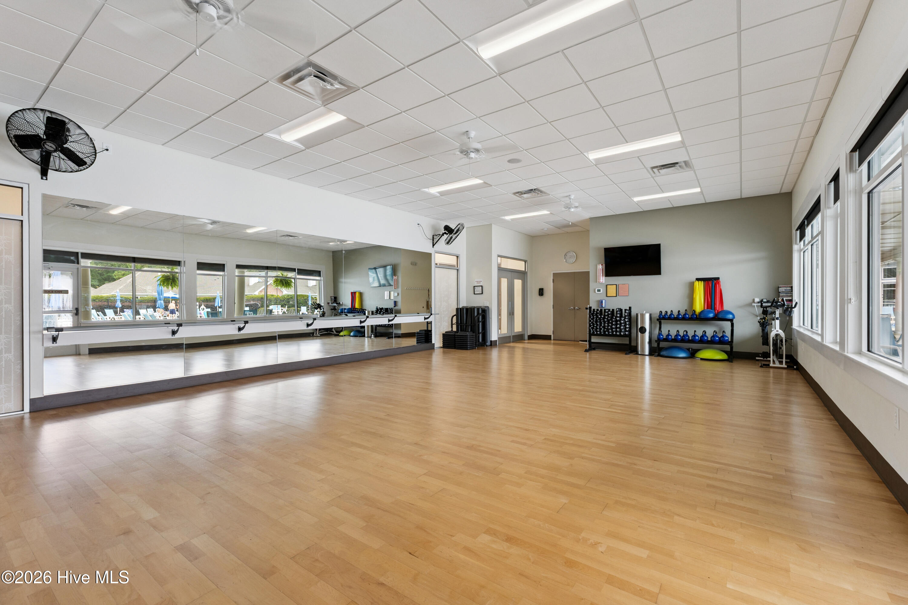 100553841 | Photo 52