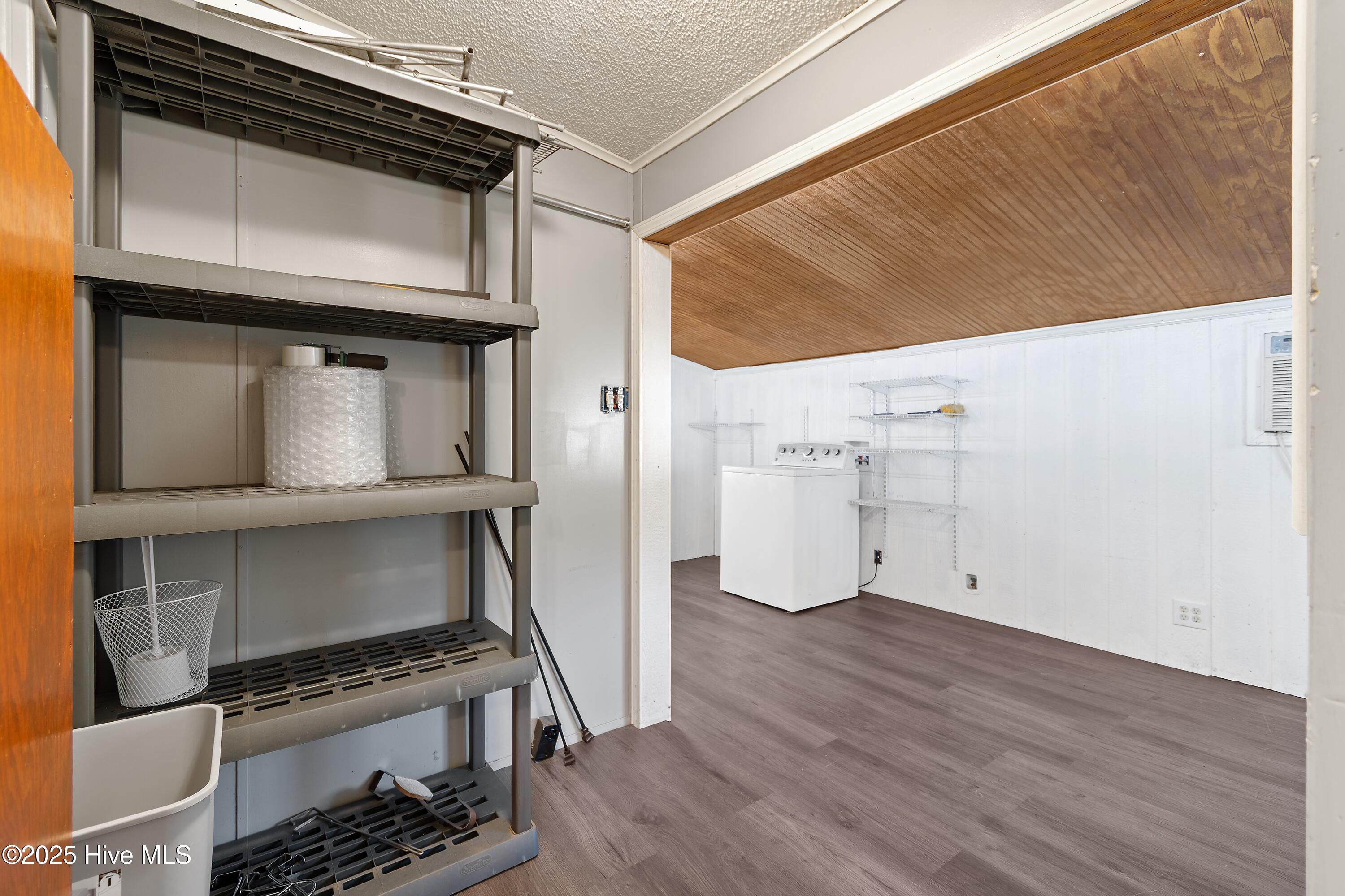 100532696 | Photo 19