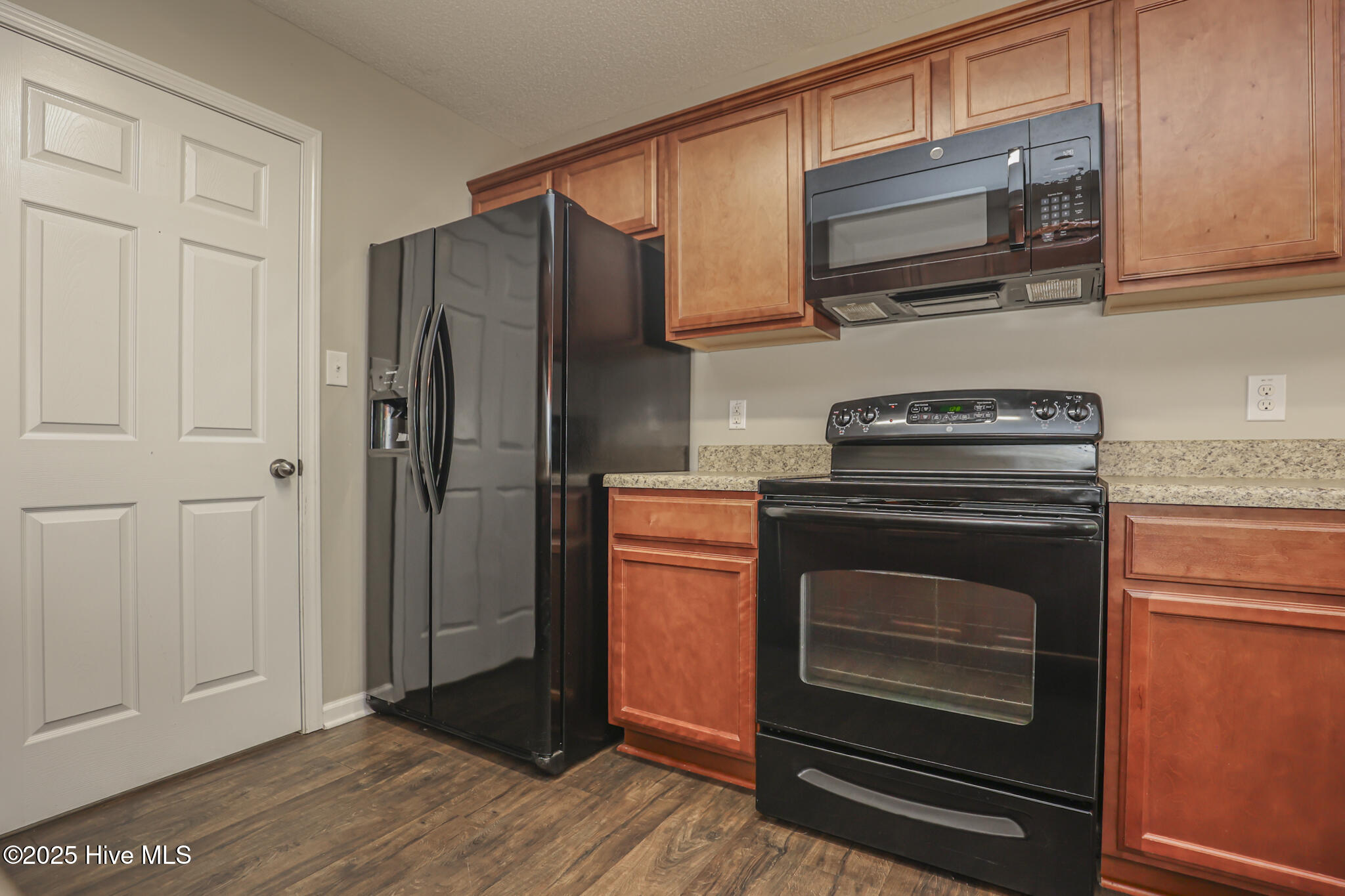 100536070 | Photo 13