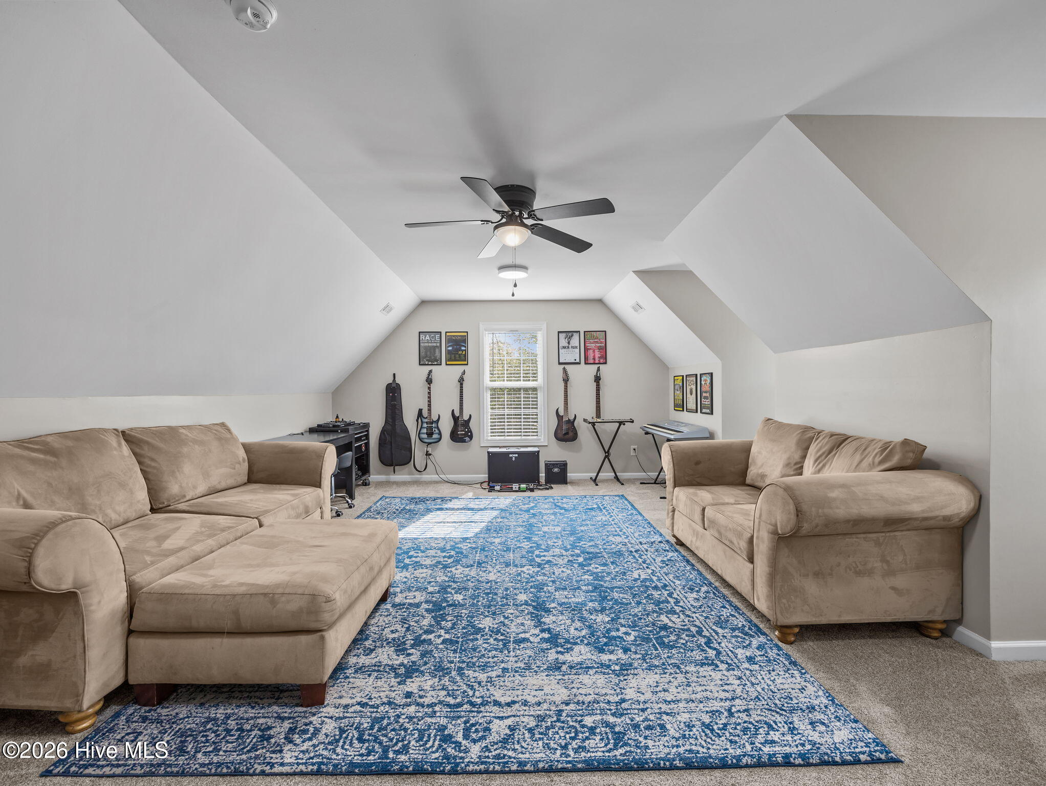 100567456 | Photo 34