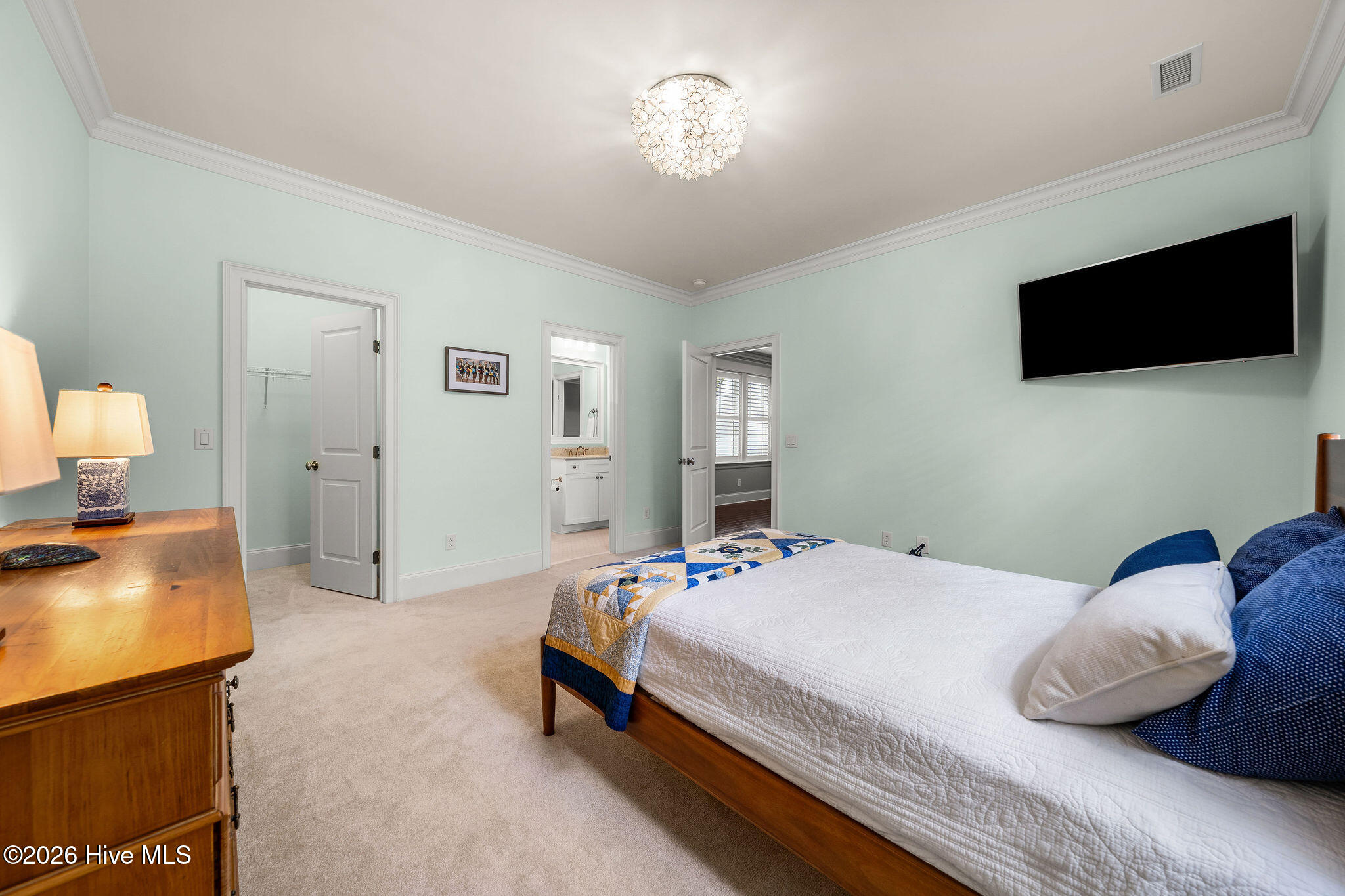 100553604 | Photo 53