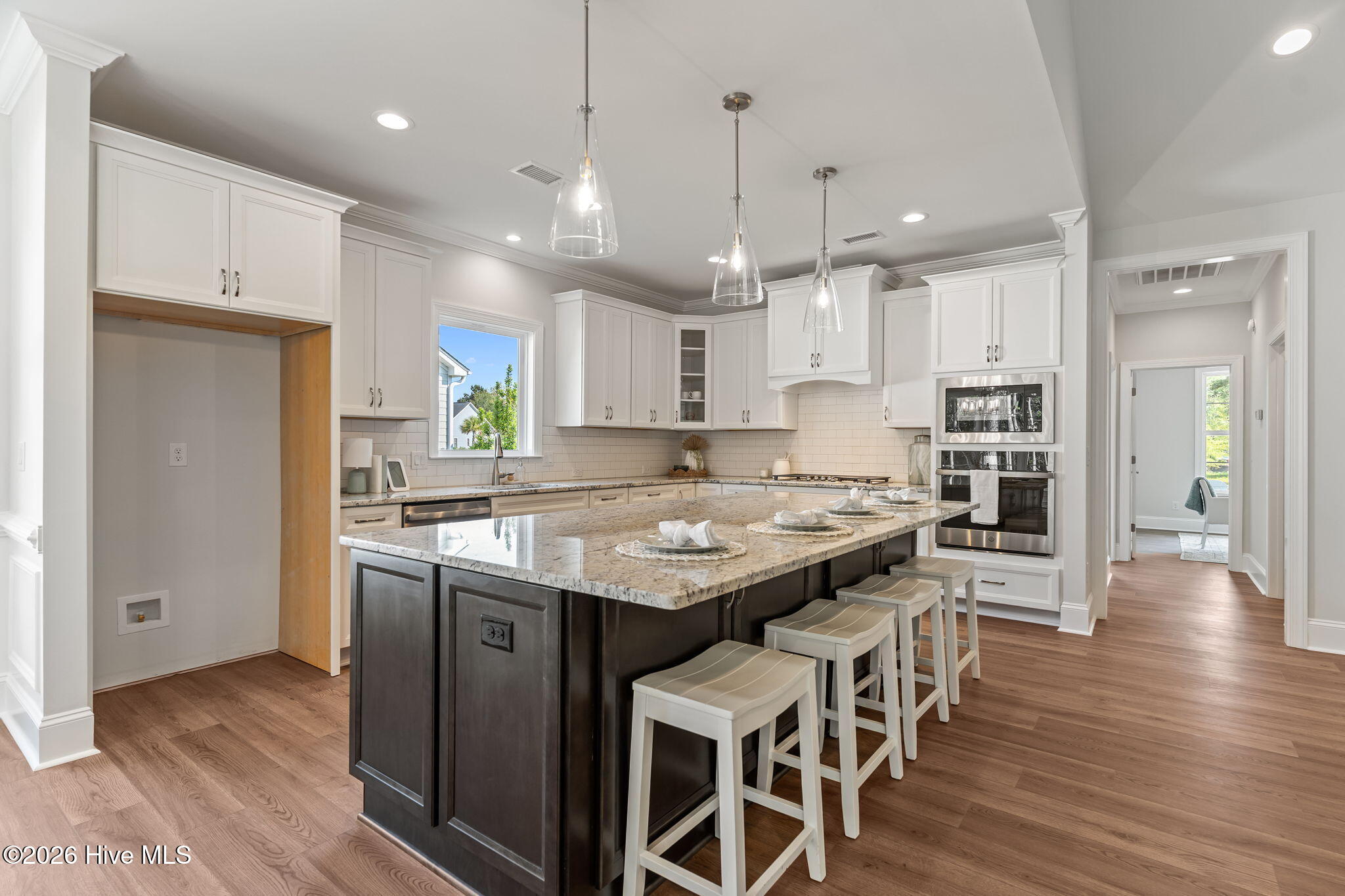 100554681 | Photo 19