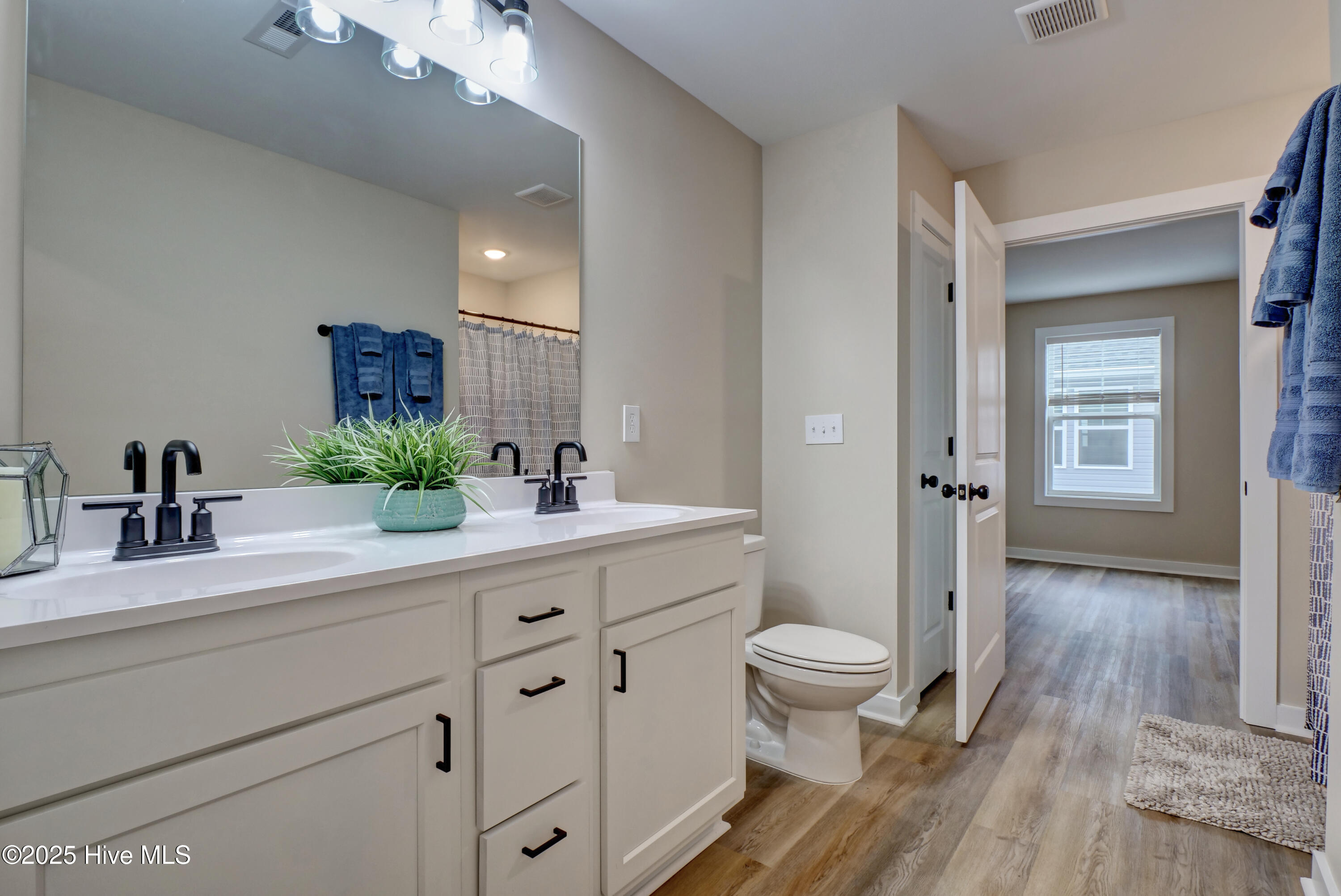 100539811 | Photo 18