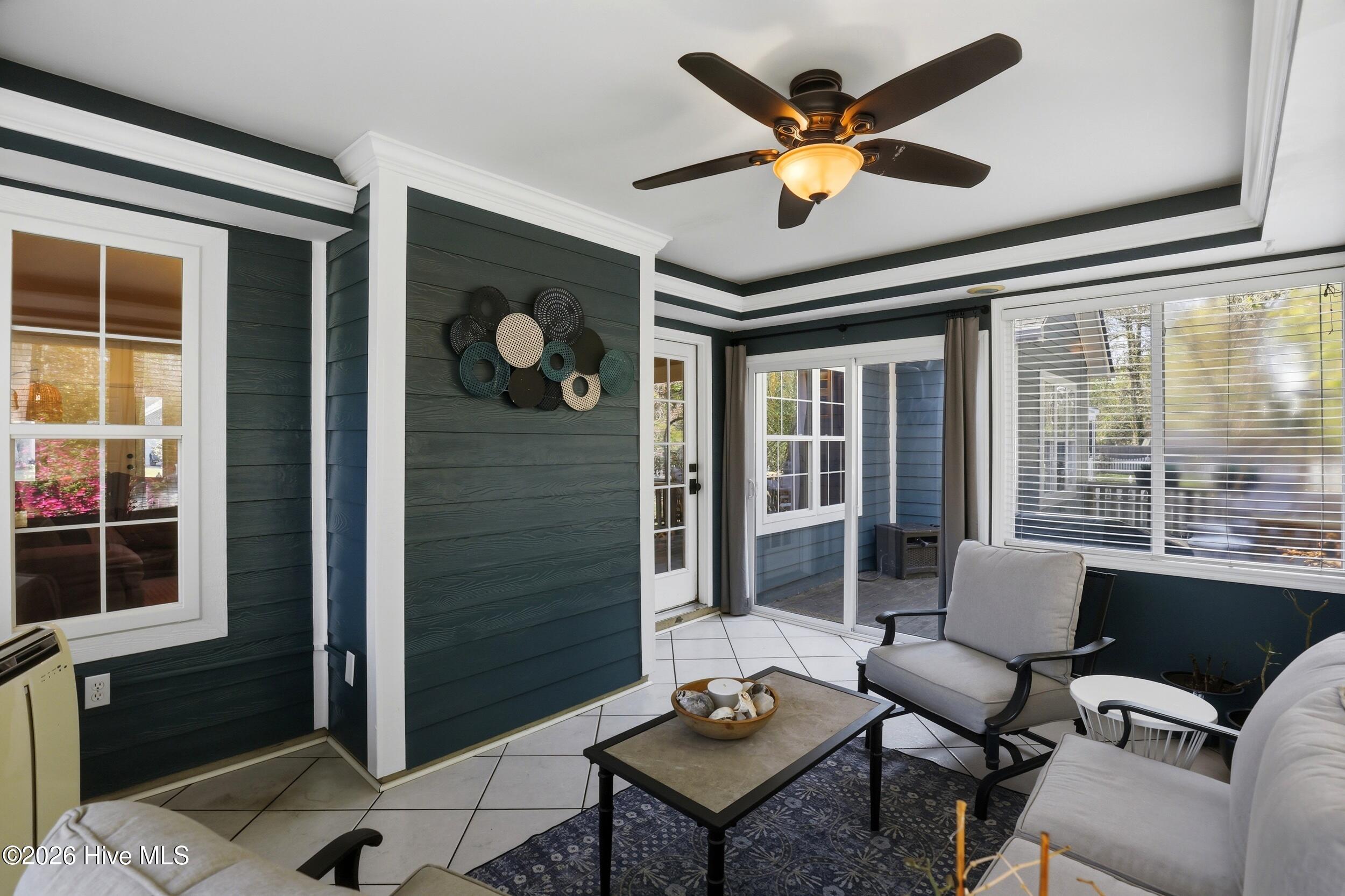 100563853 | Photo 28