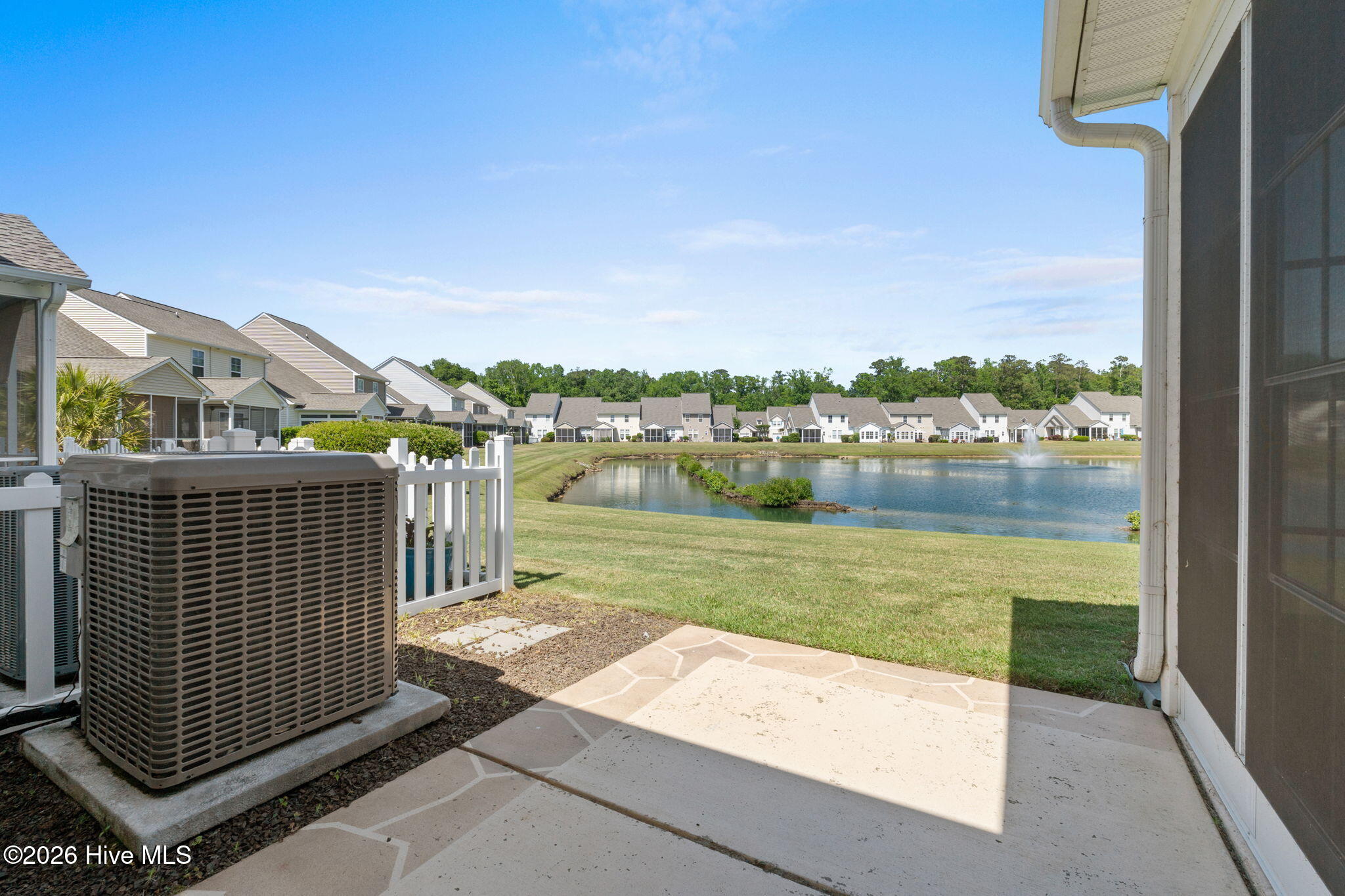 100570340 | Photo 52