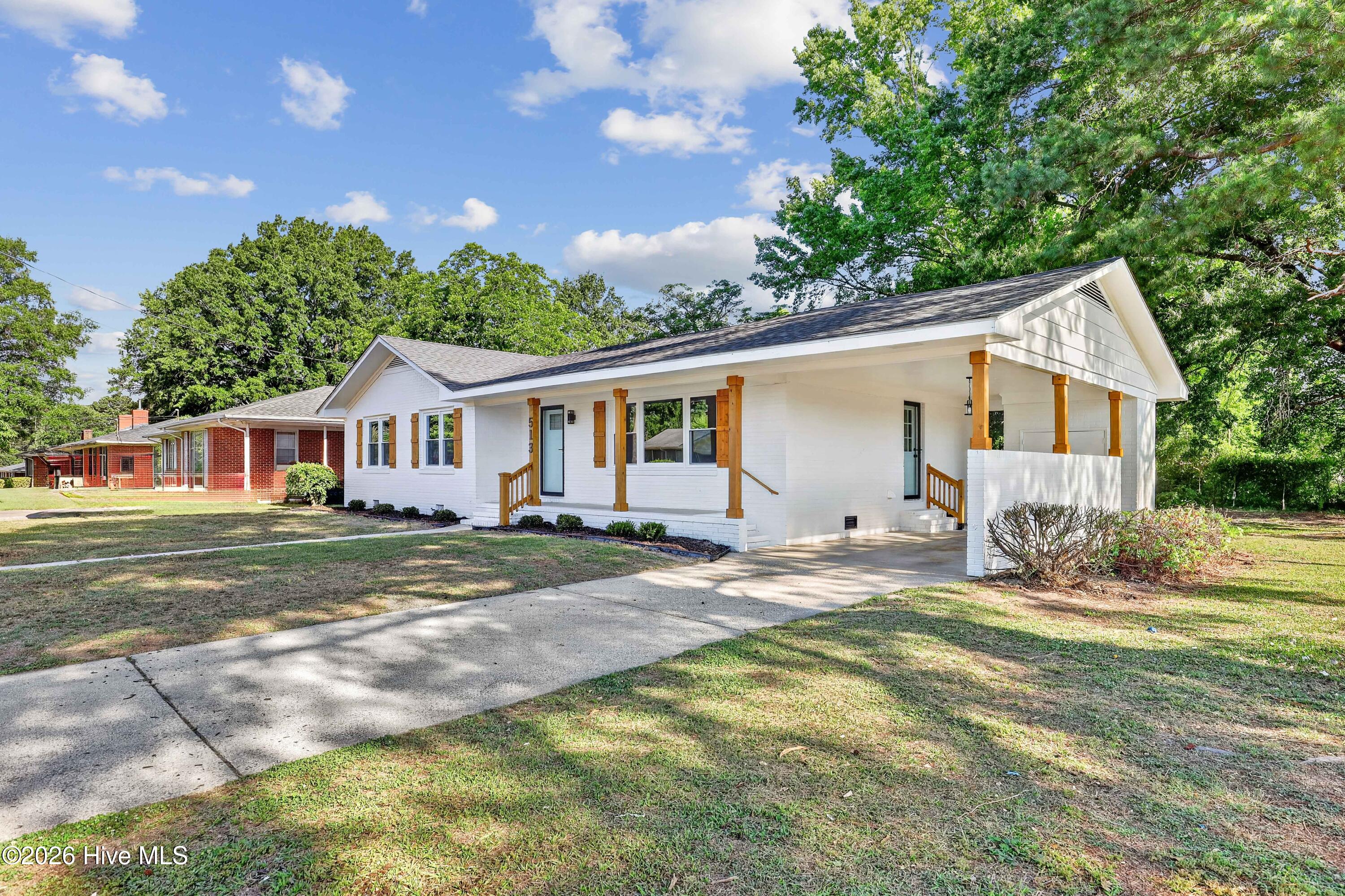 03-513 Hamilton Dr-3