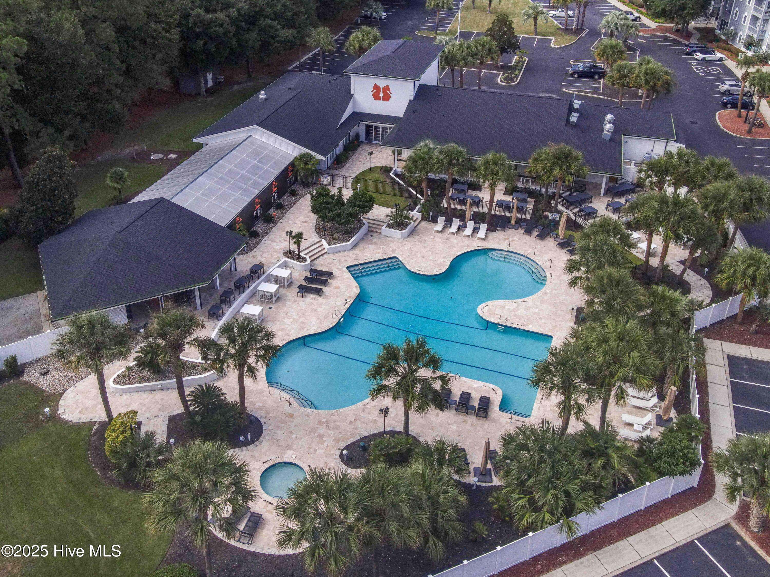 100533725 | Photo 44