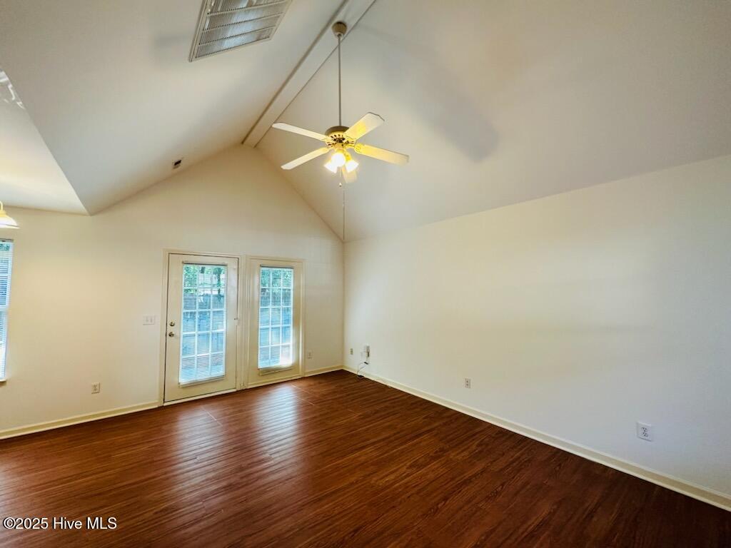 100511811 | Photo 18