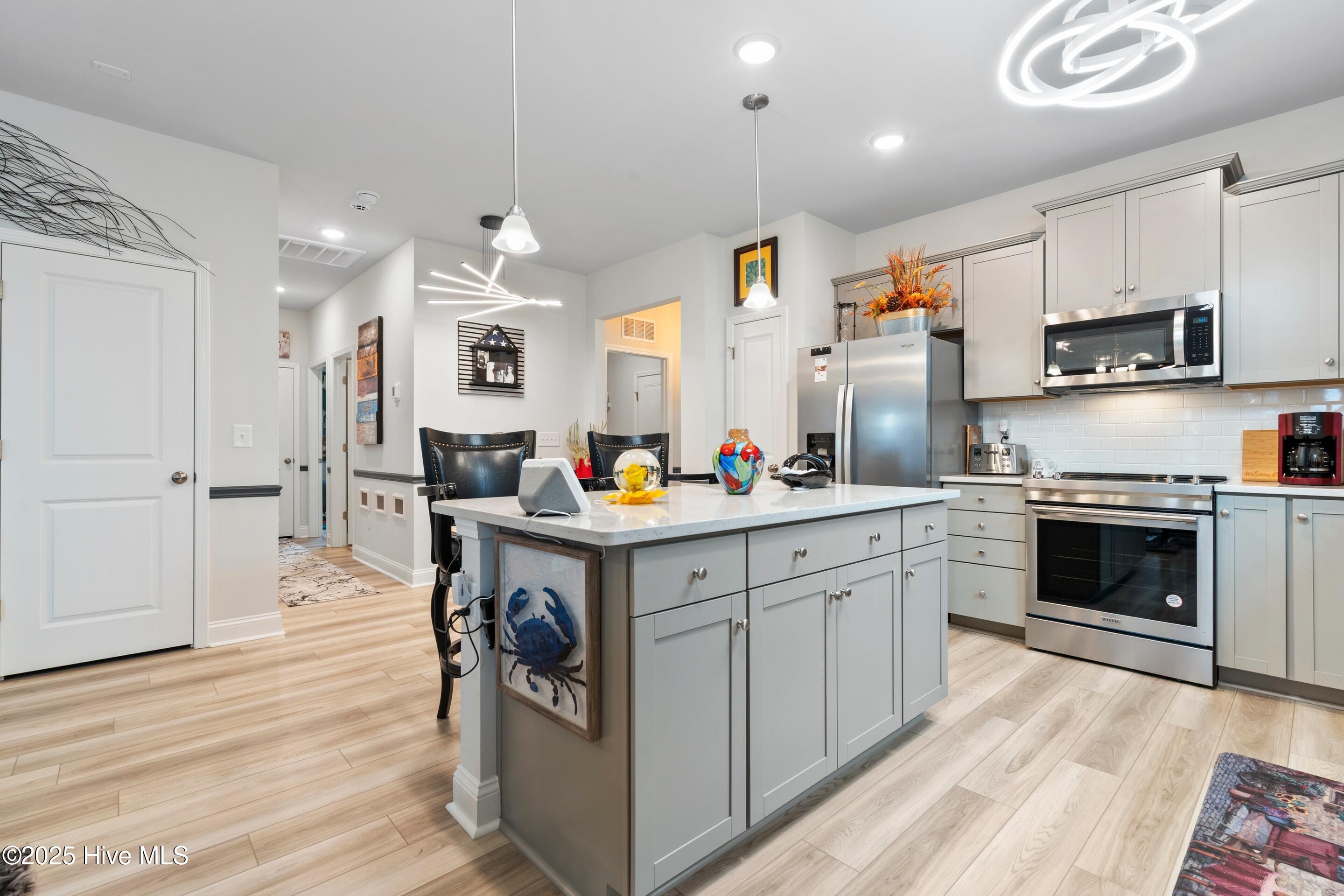 100559660 | Photo 14