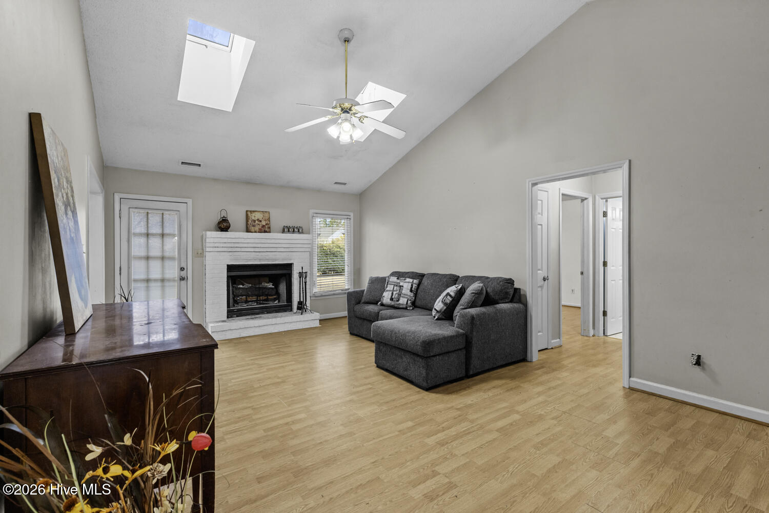 100554638 | Photo 11