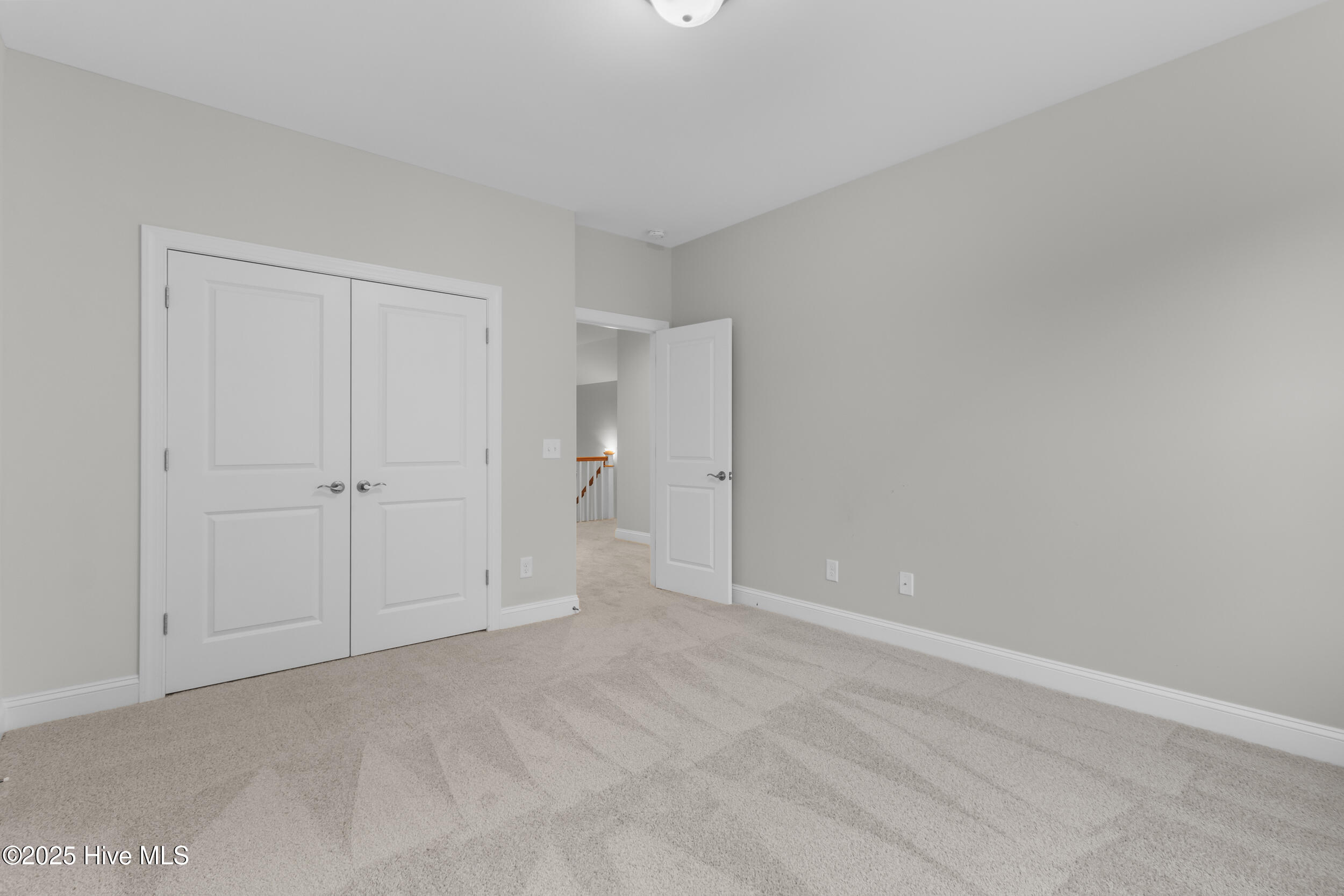 100538867 | Photo 30