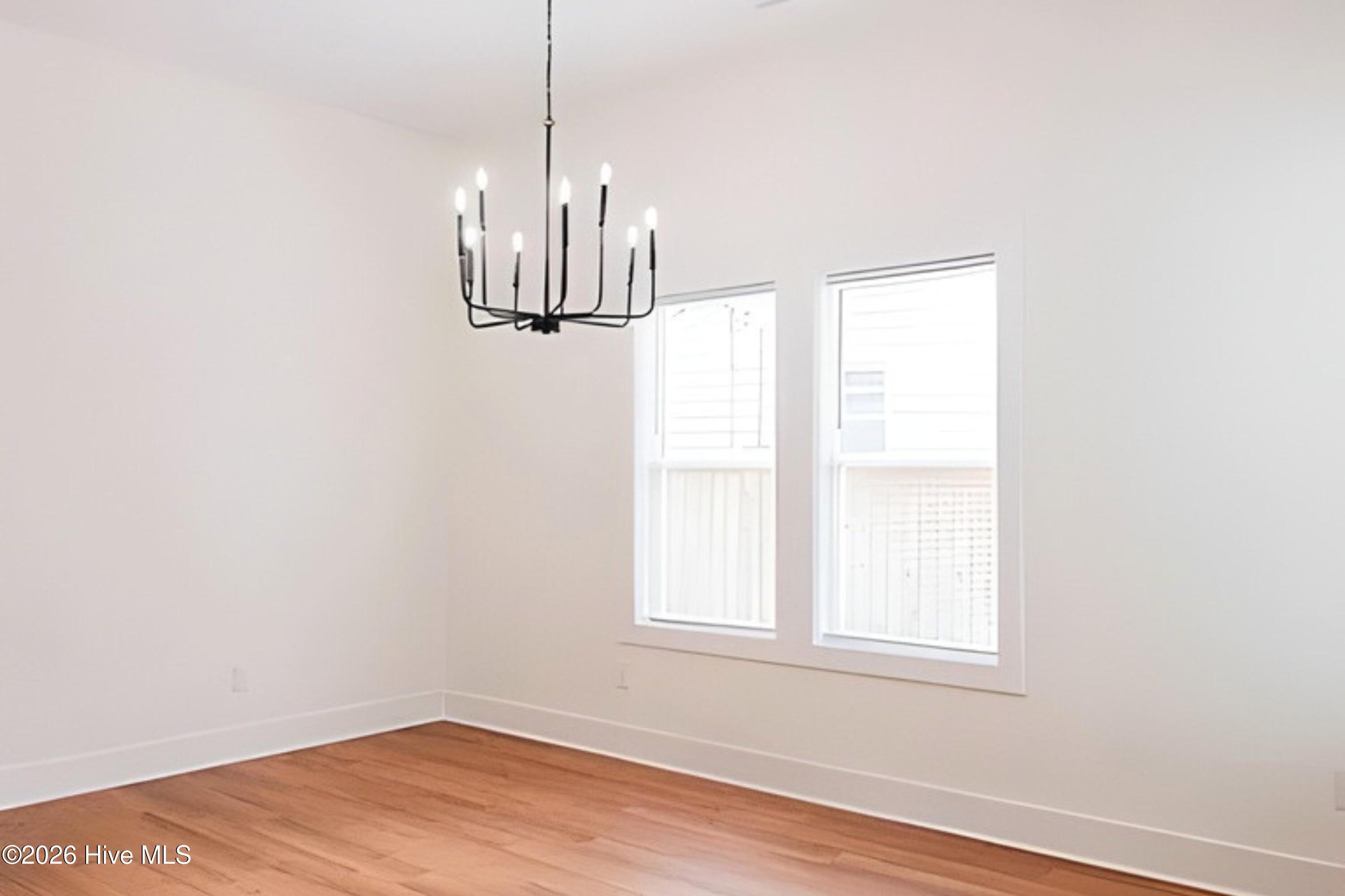 100568666 | Photo 13