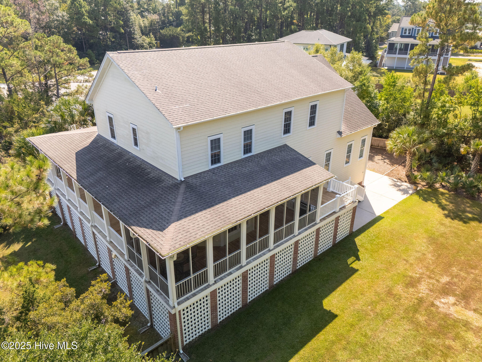 100532416 | Photo 61