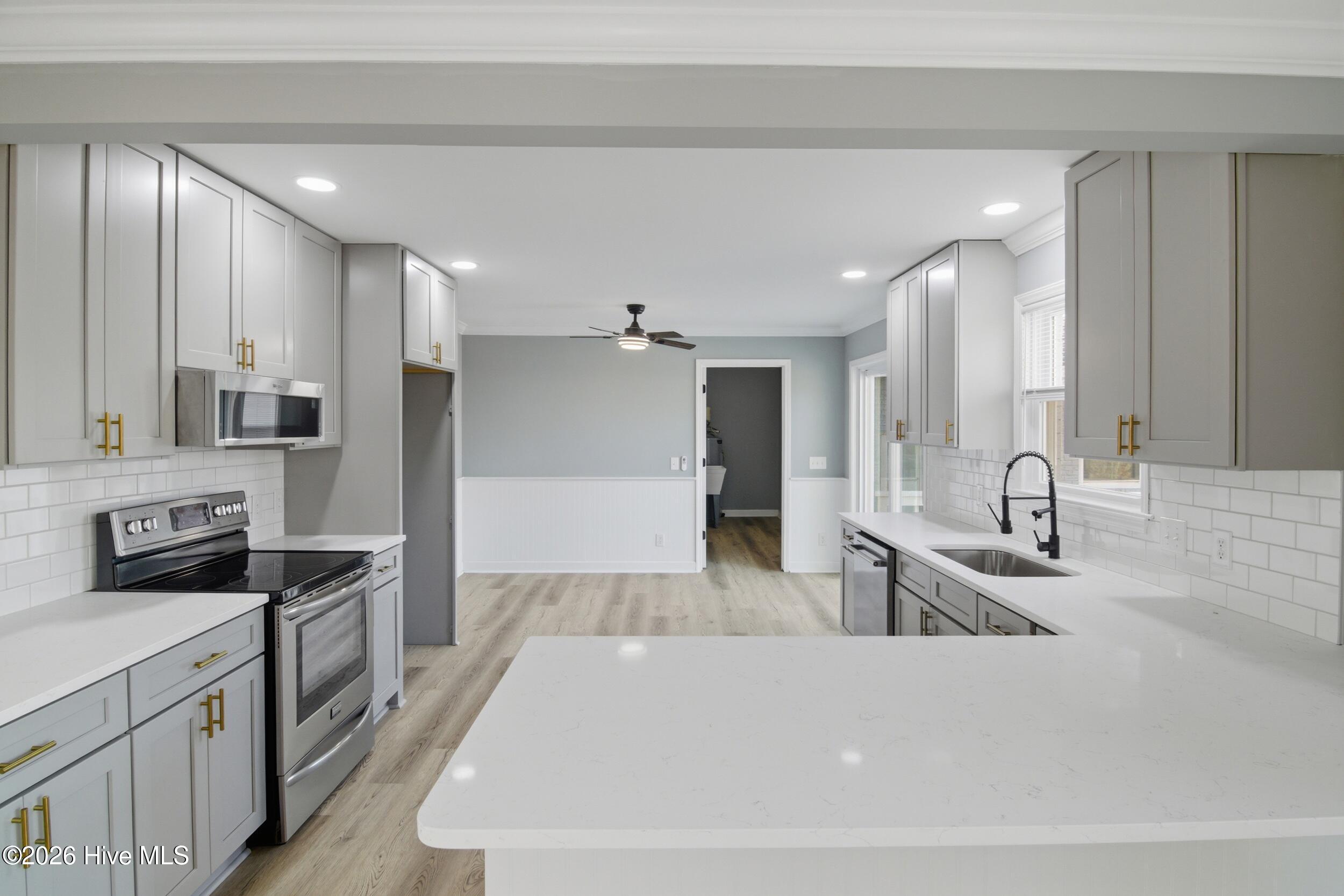 100553868 | Photo 28