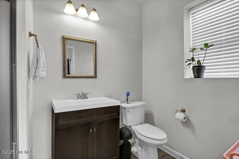 100543464 | Photo 21